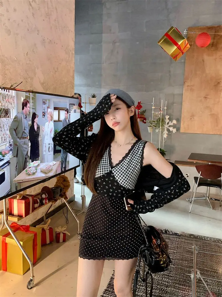 

Spring coat women's 2025 new popular this year, short black vest, versatile floral top