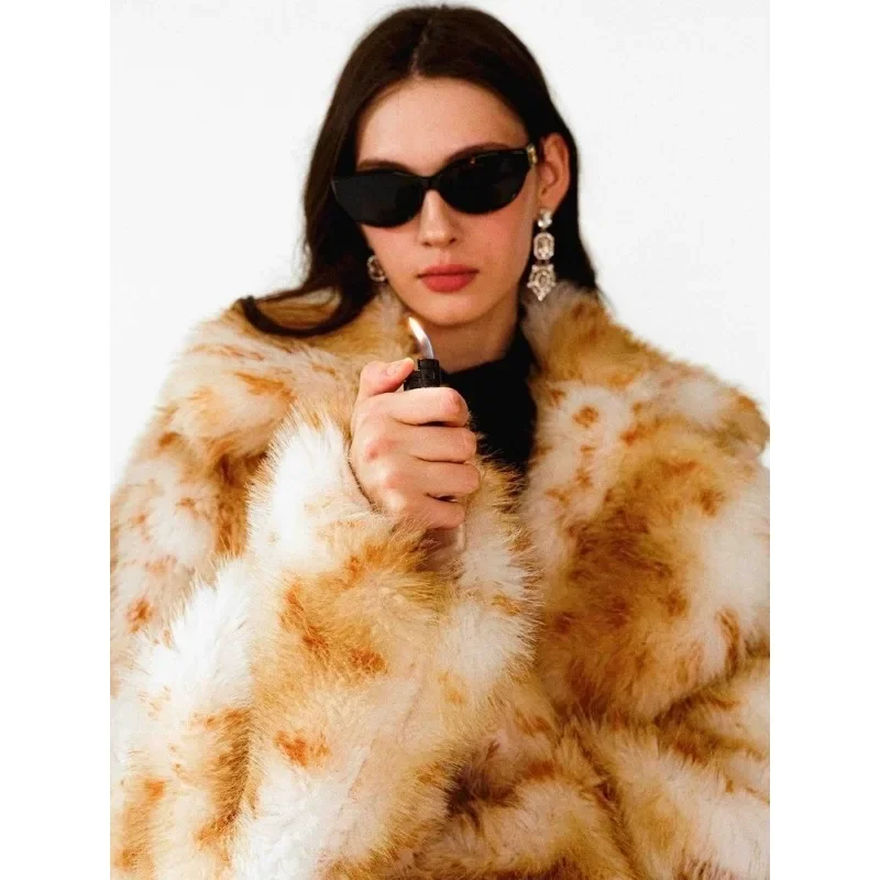 เสื้อโค้ทลายเสือดาวสำหรับฤดูหนาว  เสื้อแจ็คเก็ตขนสัตว์ที่เป็นมิตรต่อสิ่งแวดล้อม  เสื้อโค้ทขนสัตว์เทียมแบบมีปกสูทสำหรับผู้หญิง  ยาวคลุมเข่า