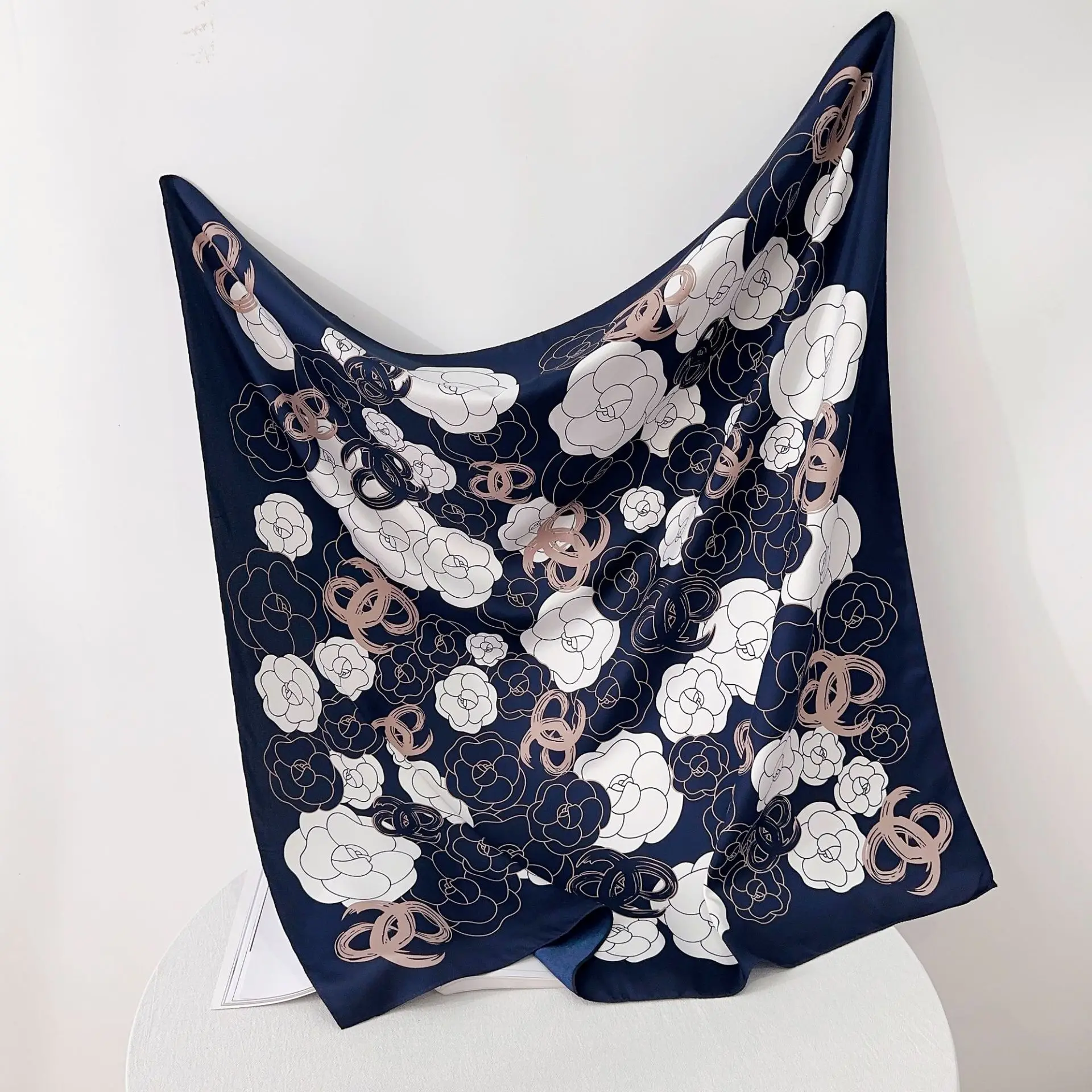 Moda 90CM camelia Twill di seta donna sciarpa spiaggia protezione solare Foulard scialle capelli femminili Hijab avvolge fazzoletto da collo Bandanda Echarpe