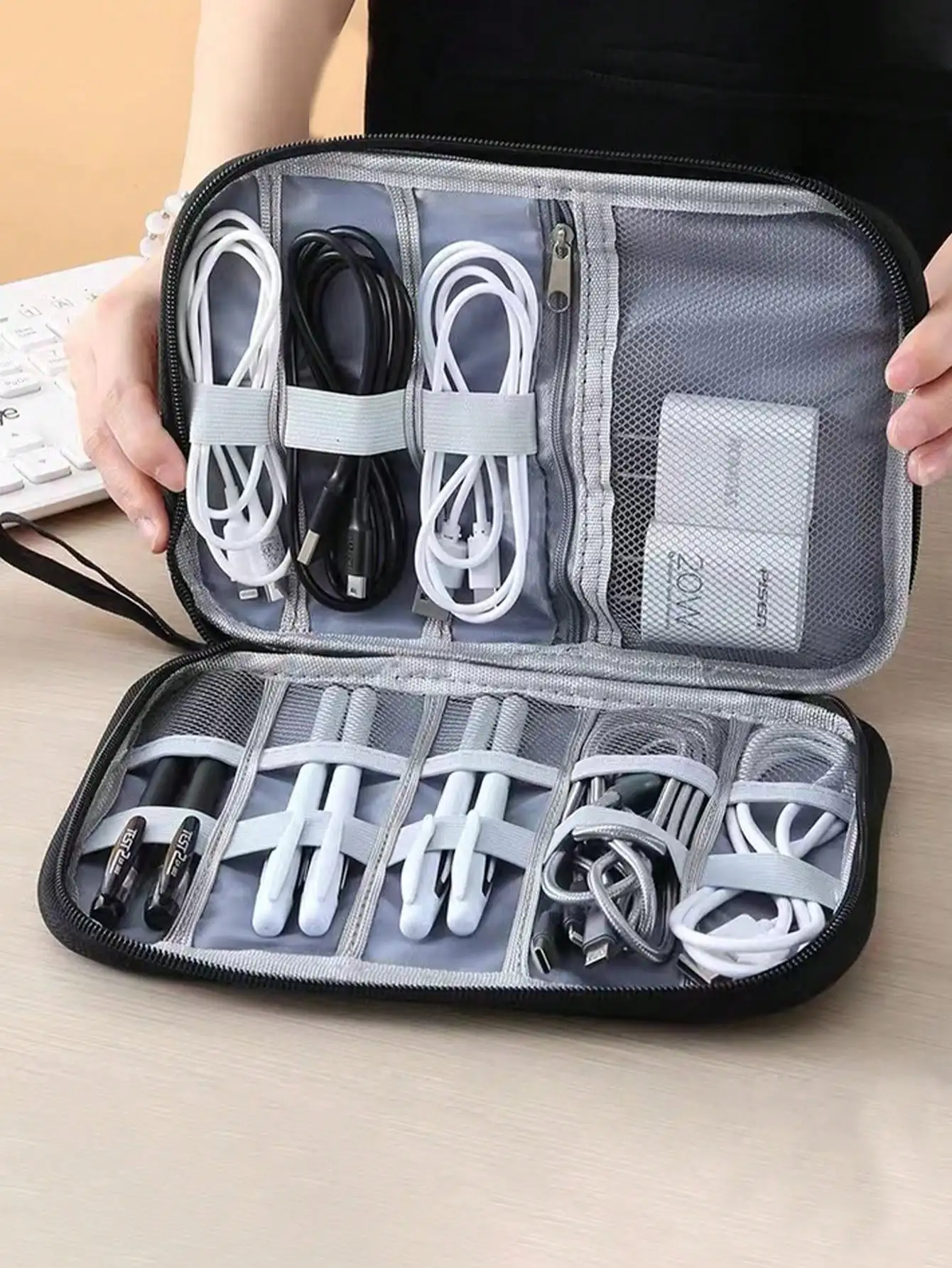 

Портативная многофункциональная сумка для хранения, складная сумка, кабель для передачи данных, сумка для хранения, незаменимая вещь для путешествий и прогулок.