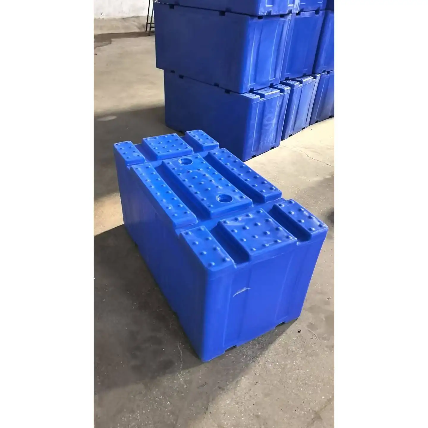 plastic-foam-fishing-platform-floating-dock-aquaculture-net-cage-small-wharf-building-material-pe-bucket-fishing-gear
