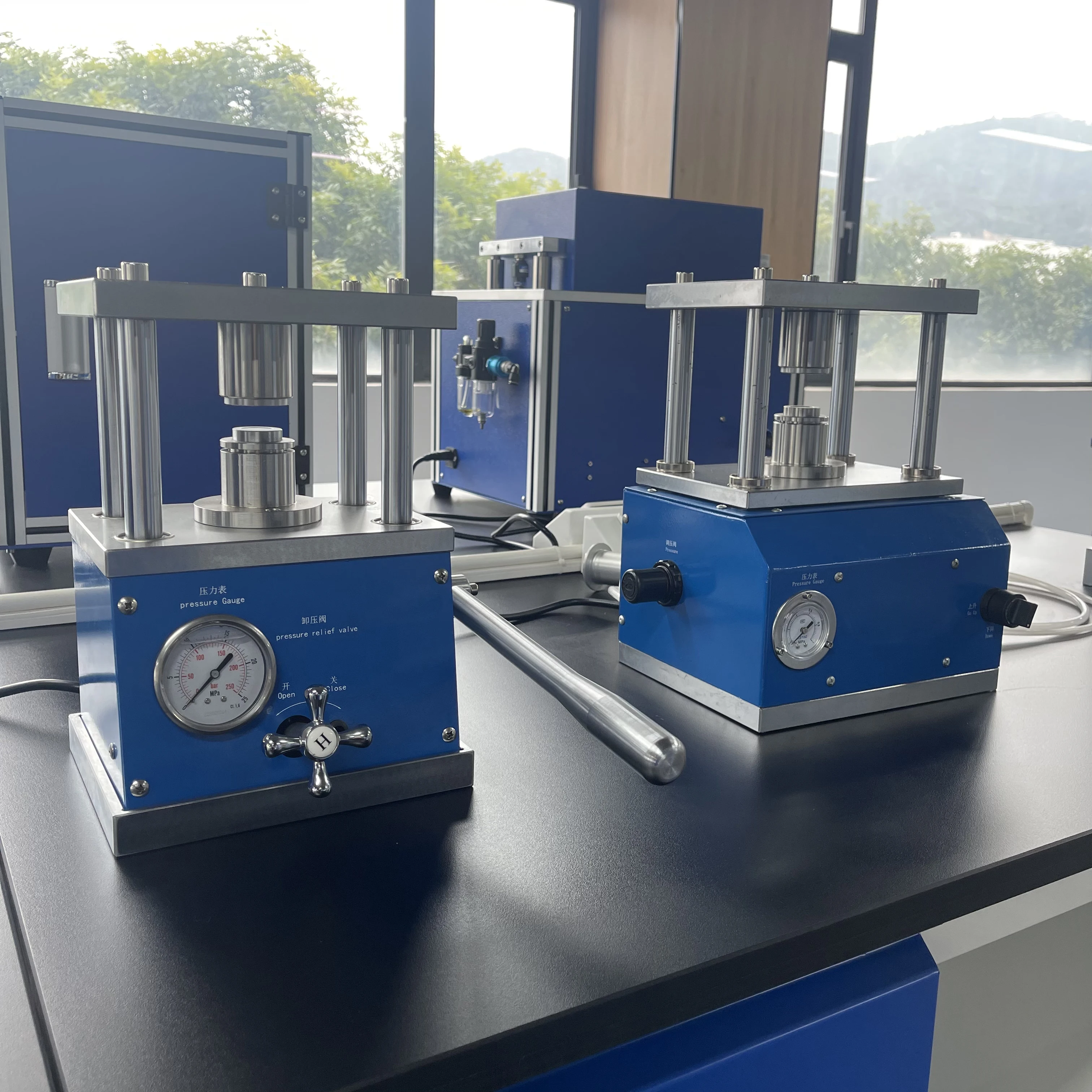 

Гидравлический пресс для обжима и разборки батареек CR2032/2016/2025 (кнопочных/монетных)