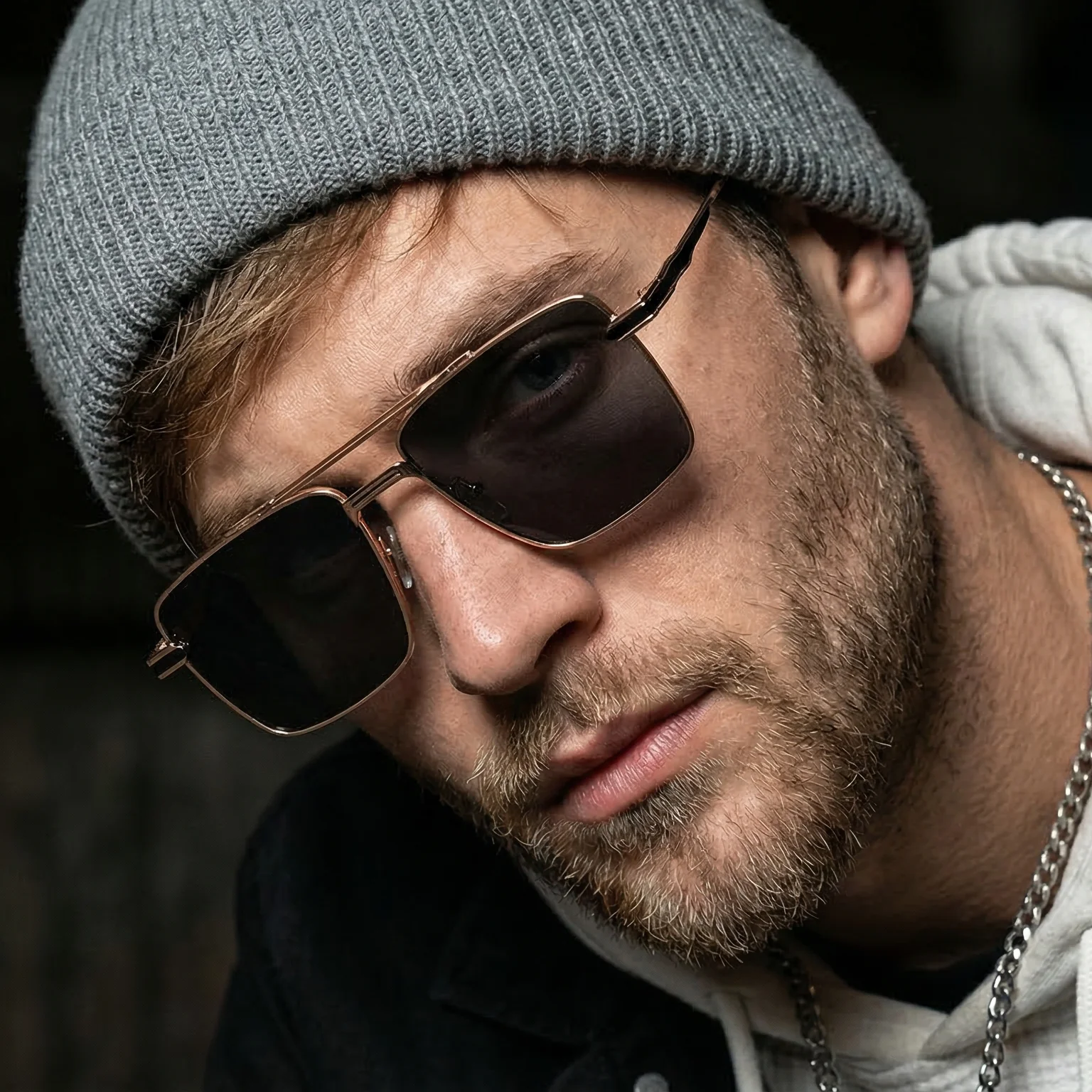 Herren-Sonnenbrille mit Doppelbrücke und quadratischem Metallrahmen – Trendige Retro-Sonnenbrille mit UV-Schutz für Autofahren, Reisen und Outdoor-Mode
