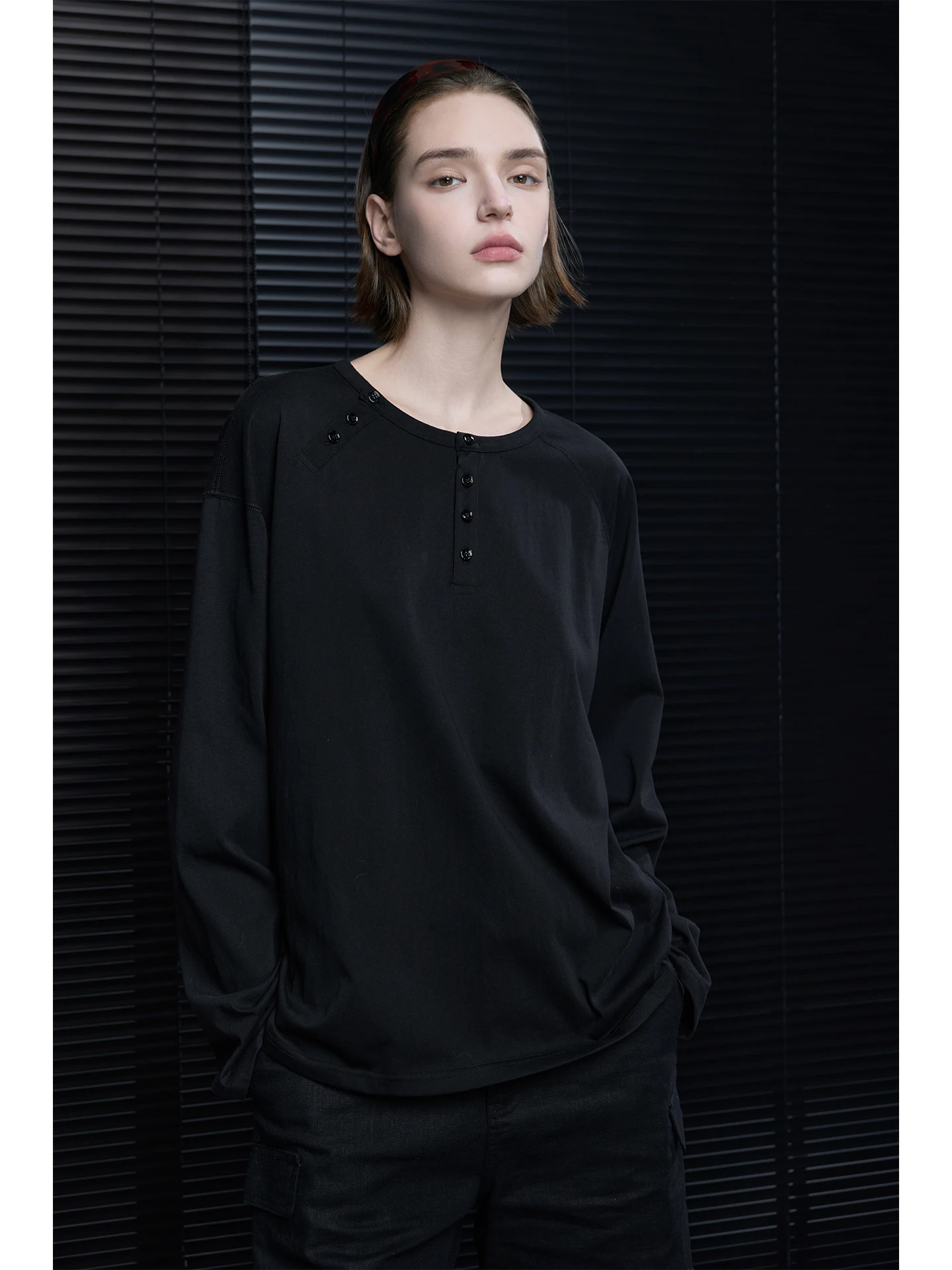 

Женская свободная повседневная футболка с длинным рукавом и воротником «Хенри», весенняя новинка, из смесового хлопка и полиэстера, комфортная посадка