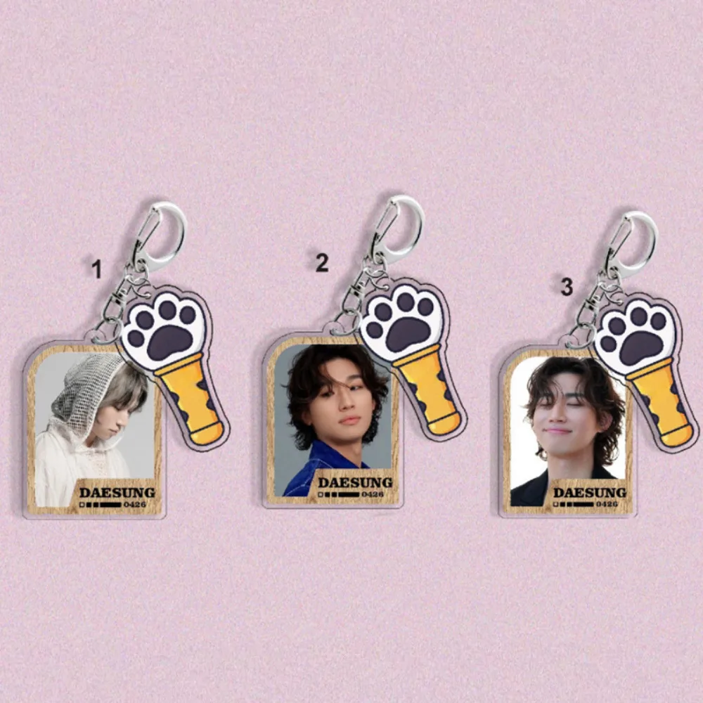 شعبية الكورية المعبود المفاتيح لطيف الاكريليك ضوء عصا قلادة سلسلة المفاتيح حلقة رئيسية على ظهره معلقة اكسسوارات المشجعين الهدايا #1