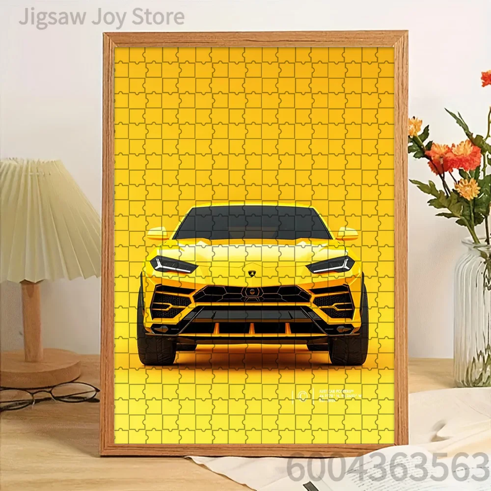 

Бумажный пазл-головоломка: Ярко-желтый роскошный внедорожник (вид спереди), монохромный дизайн в желтых тонах, креативное украшение для дома и стен