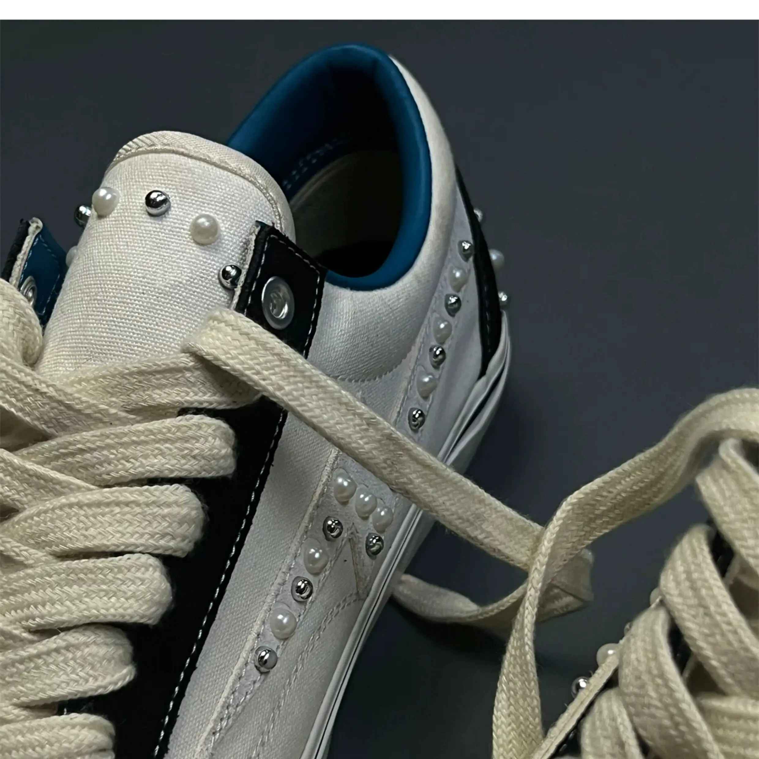 Dopamine Co., Ltd. Skateboard Shoe Head Blasting American retro fashion street leisure skateboard shoes.