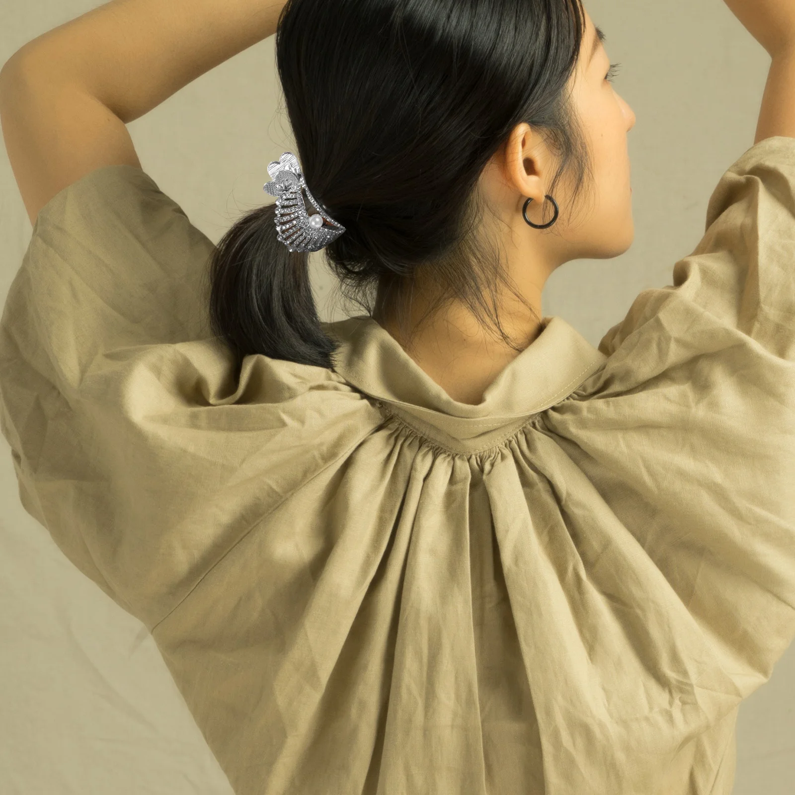 

High Ponytail Holder Crown Hair Clip with Rhinestone Elegant Hair Bun Holder for Cooking Washing Face Makeup Ponytail Cuff