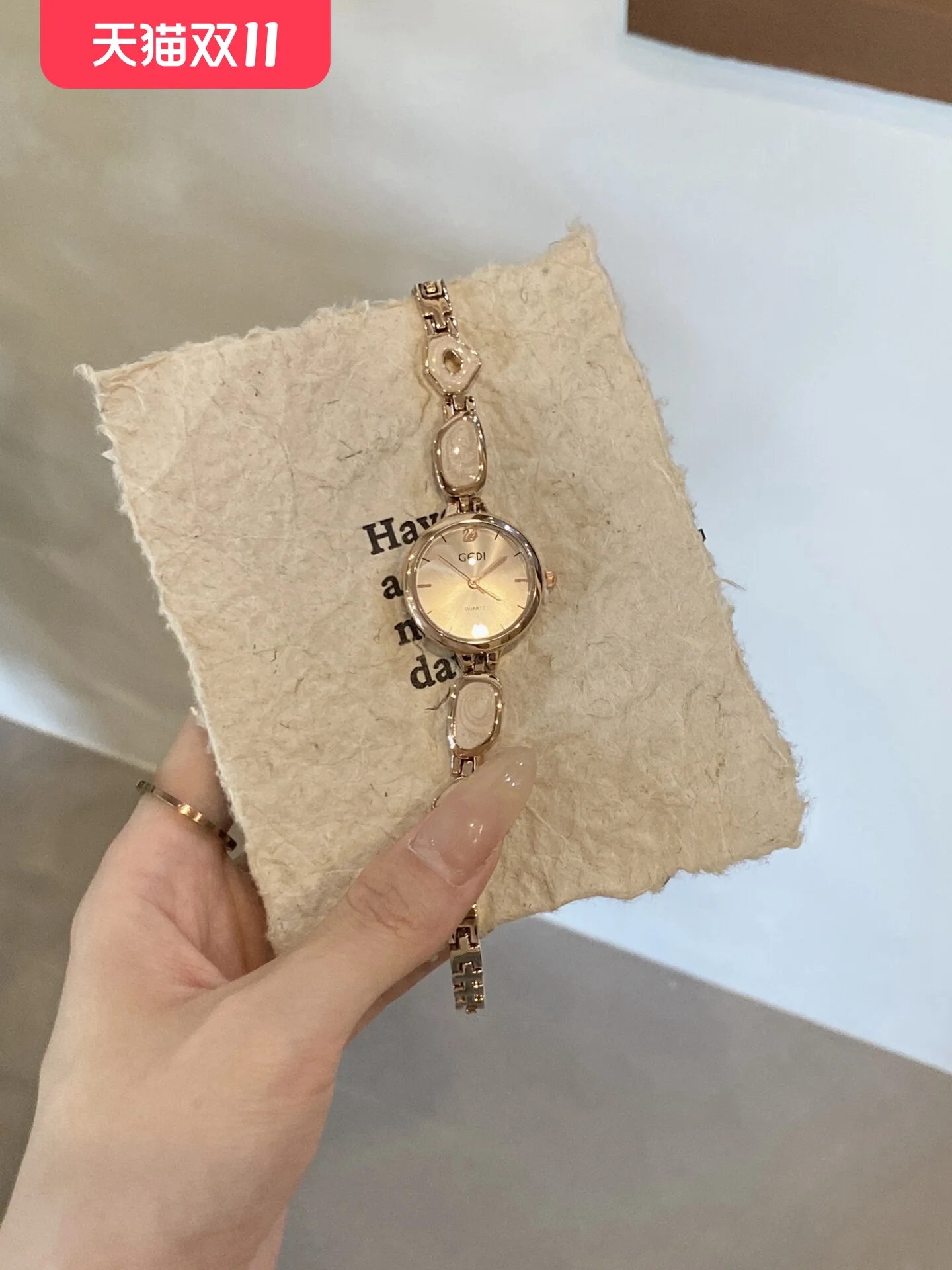 

Women's bracelet style, luxurious 2025 new style, high-end irregular chain watch, unique wristwatch, original women's watch.