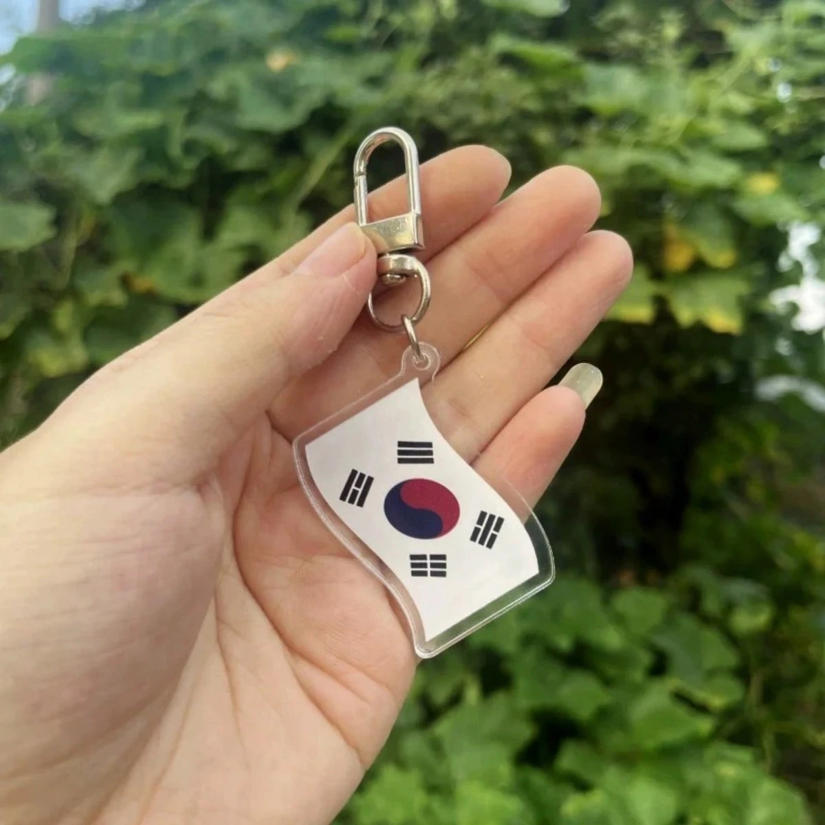 Acryl-Schlüsselanhänger mit südkoreanischer Flagge. Perfekt für Schlüssel, Taschen und Autozubehör. Niedlich, Gothic Y2K-Stil. Ideales kleines Geschenk. – Detail 4