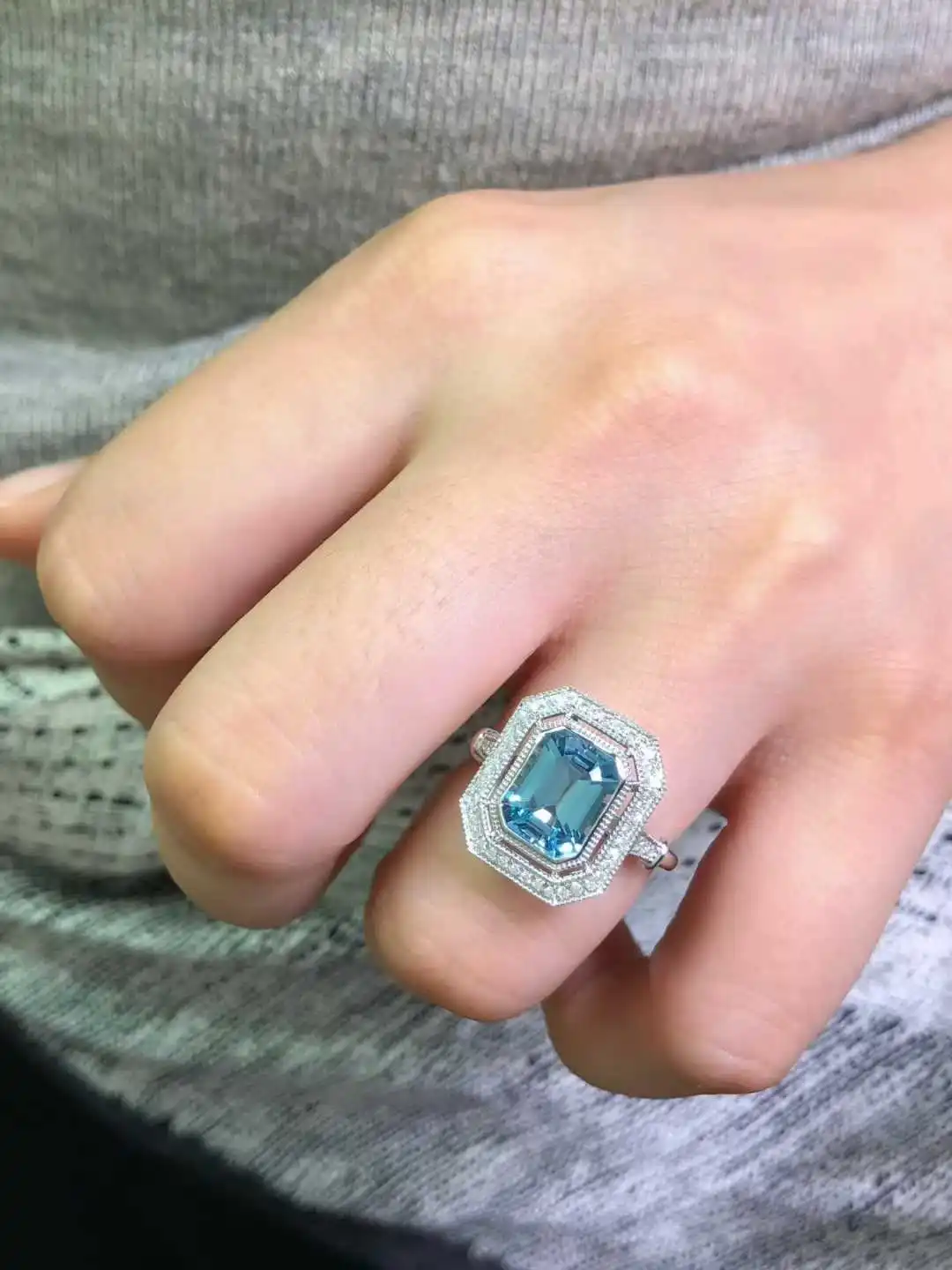 

1.93-carat Santa Maria aquamarine, mounted in an 18-carat gold setting and adorned with diamond accents.