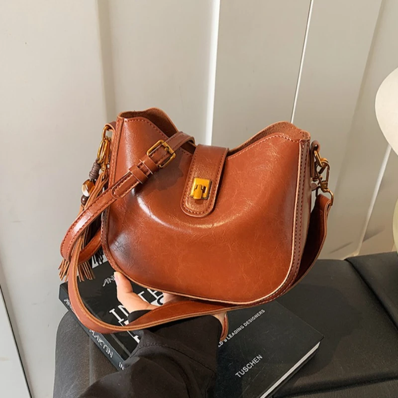 

Stylish Leather Women's Handbag Crossbody Bag, Shoulder Bag Messenger Bag from Luxury Brand for Elegant Ladies