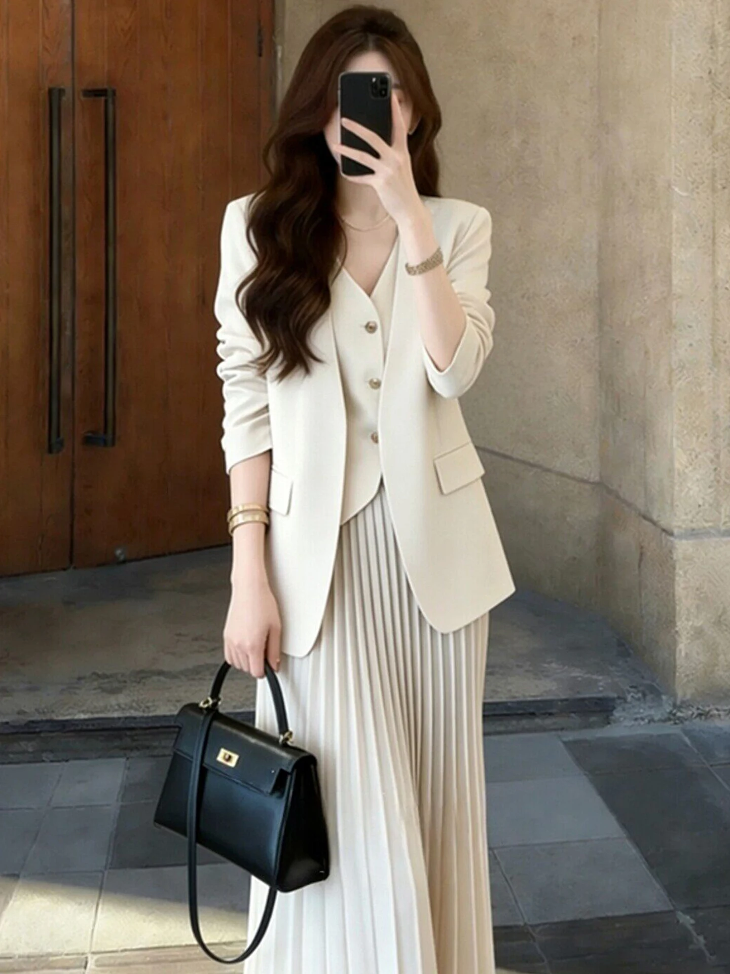 

2026 Spring Fashion Set Women's Korean Style Rich Girl Sensation Small Fragrance Wind Beige Vest Three Piece Set Casual Wear