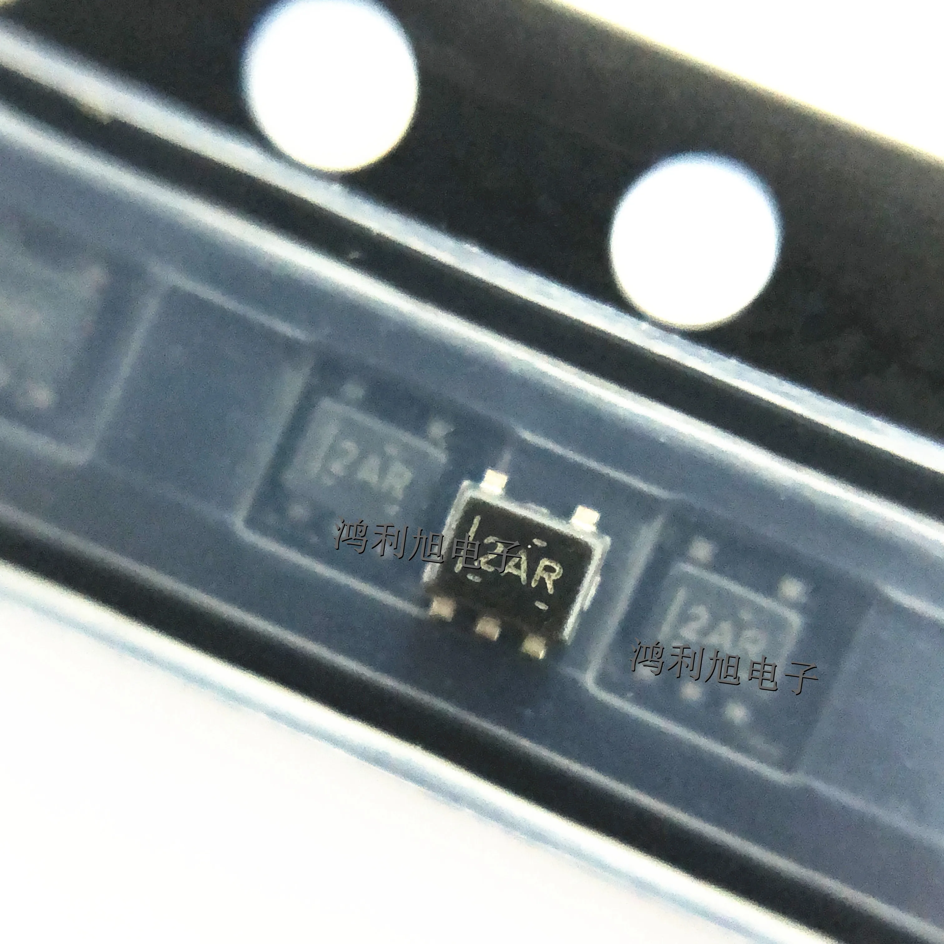 20pcs/Lot TPD2E001DRLR SOT-553 MARKING;2AR ESD Suppressors / TVS Diodes Low-Cap 2Ch ESD Protection Array