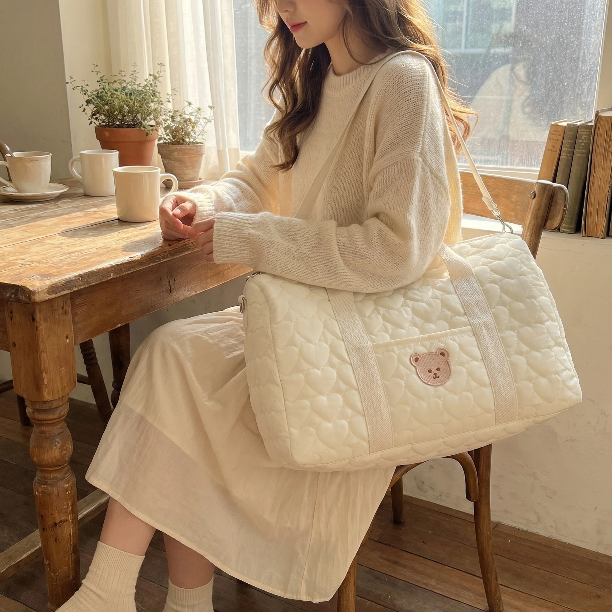 2026 Large Capacity Quilted Heart Bag Bear Embroidered Cream White Travel Bag for Mom Storage Bag Daily
