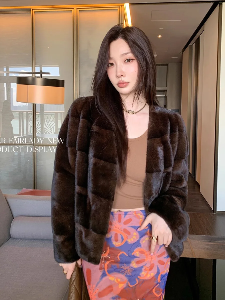 HDHOHR 2025 جديد 100% معطف فرو المنك الحقيقي المرأة موضة الأساسية الطبيعية فرو المنك سترات دافئة قصيرة رويال معطف الشتاء الأزرق