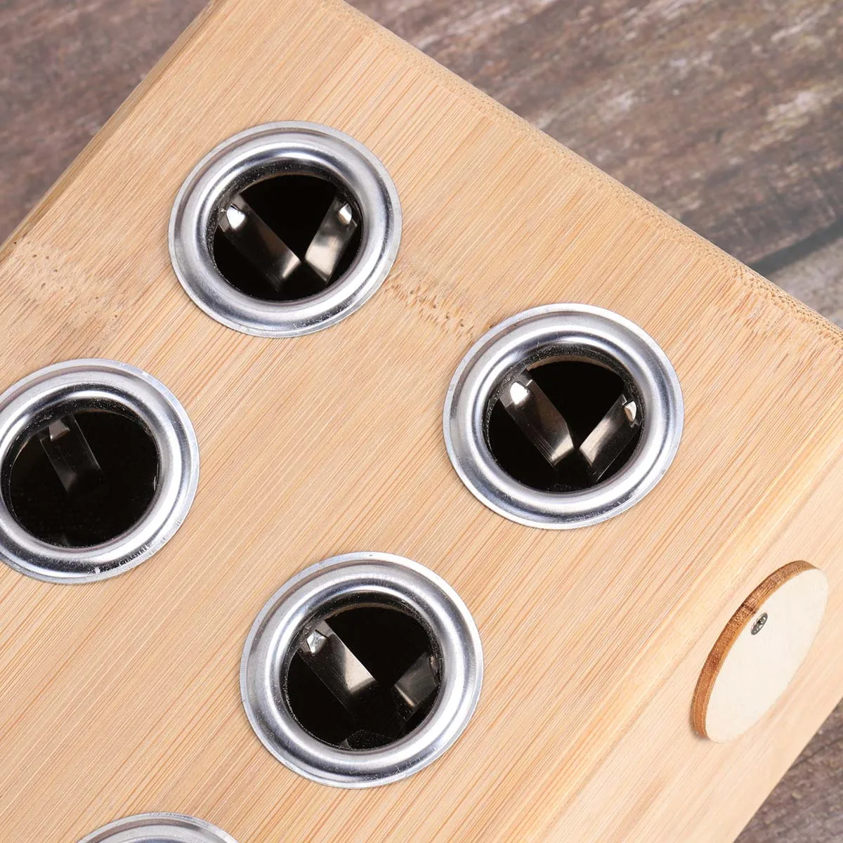 

1Pc Bamboo Moxibustion Box Temperature Control Health Moxibustion Treatment Box for Spa Home (6 Holes)