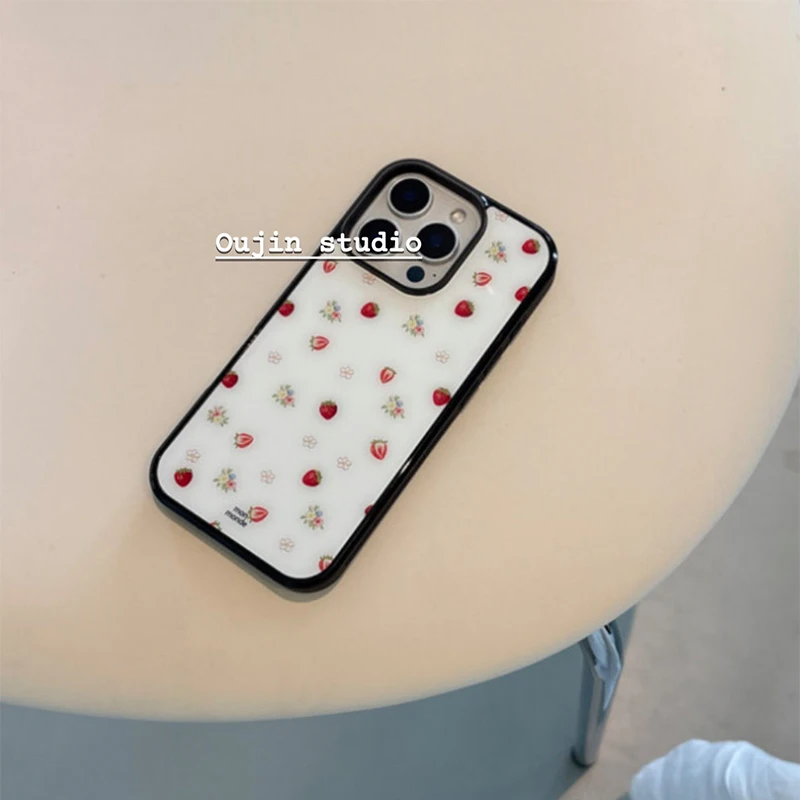 韓国のイチゴの花柄スマホケース iPhone 17 Air  - Strawberry Huller のレビューと価格