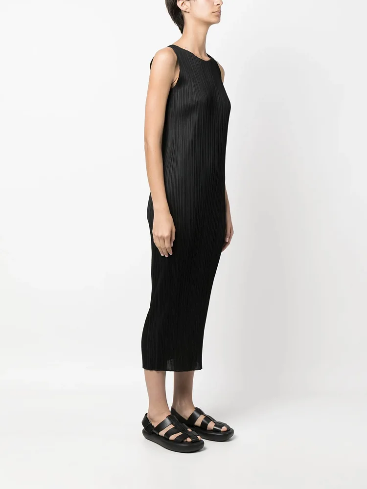 ISSEY Dress Women's Basic Round Neck Sleeveless Mid-Length Flattering Fit Pleated