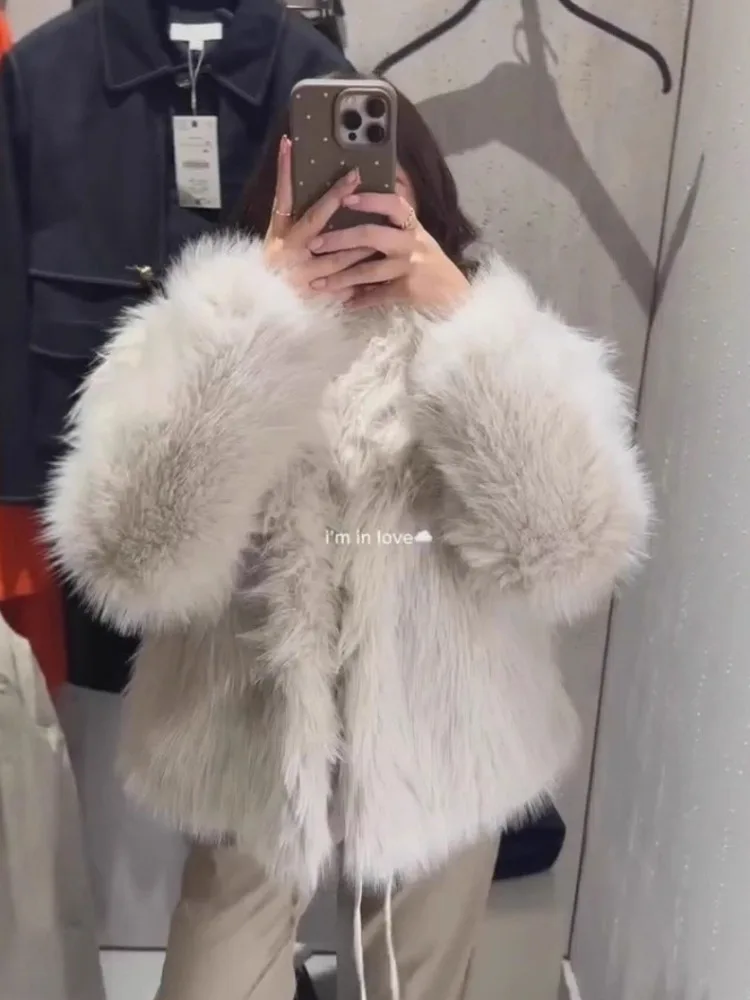 DFDG Designer da donna Semplice Sexy Street Style Giacca in pelliccia sintetica Autunno Inverno 2025 Colletto con bavero Beige Cappotto virale ecologico