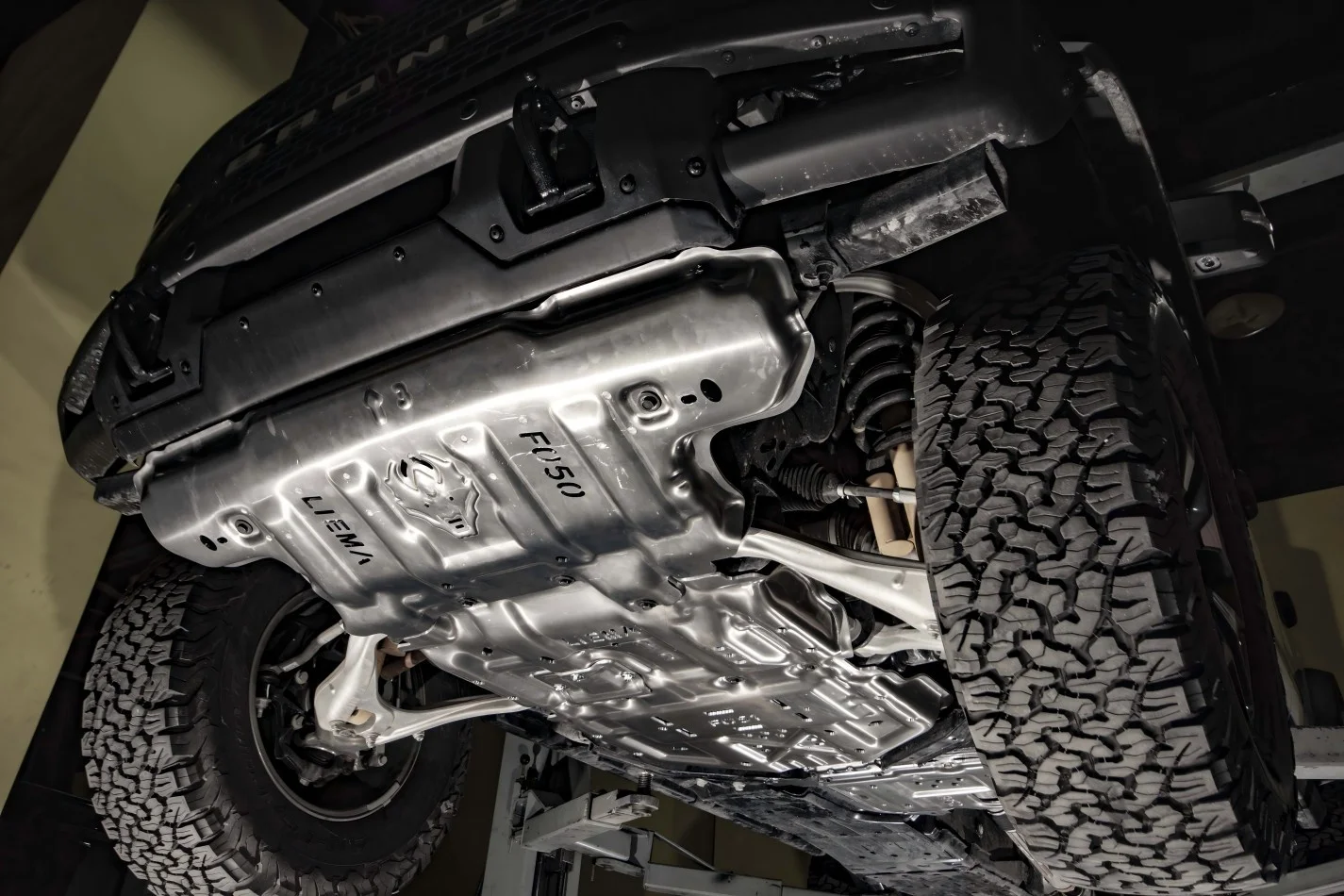 Auto Parts Accessories Junxi 3D Aluminum 5.0mm Engine Protection Cover Shield Skid Plate Fit for Ford Bronco Sport 2.7 2.3T 2022