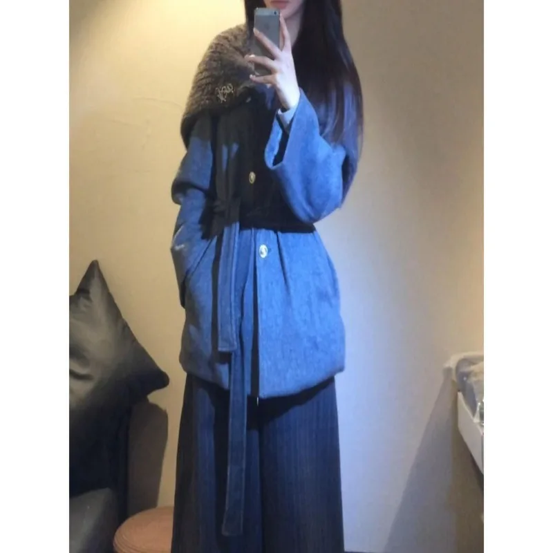 

Korean retro high-end fur collar splicing woolen coat women's autumn and winter new temperament design niche coat