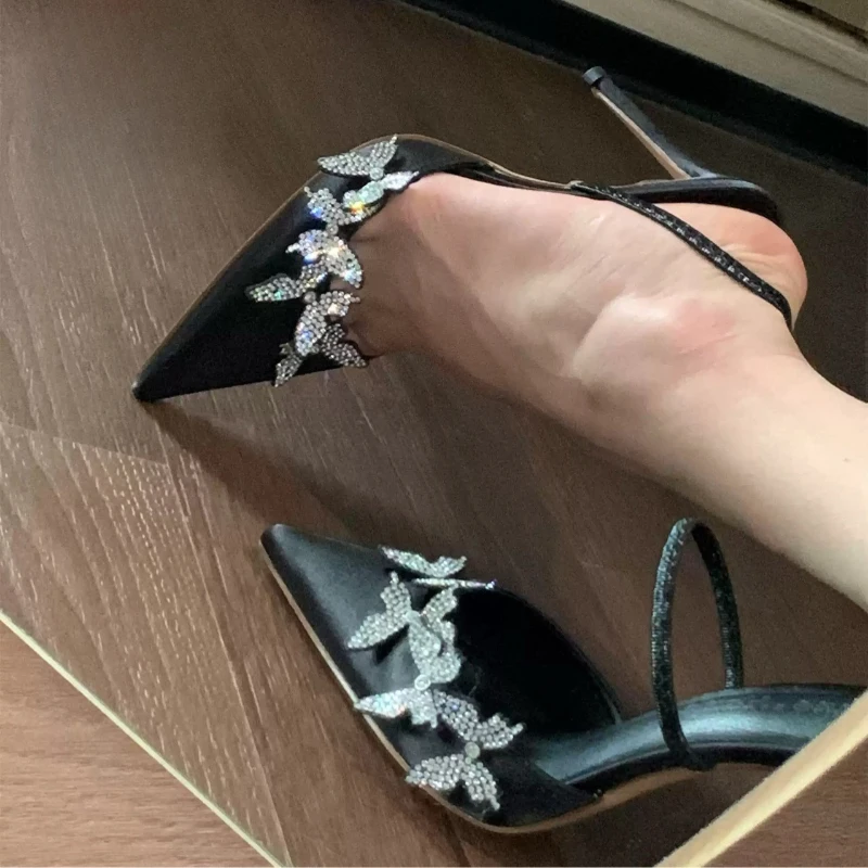 

Новинка 2025, женские банкетные сандалии с острым бантом и стразами, женские одинарные туфли с пустой сумкой