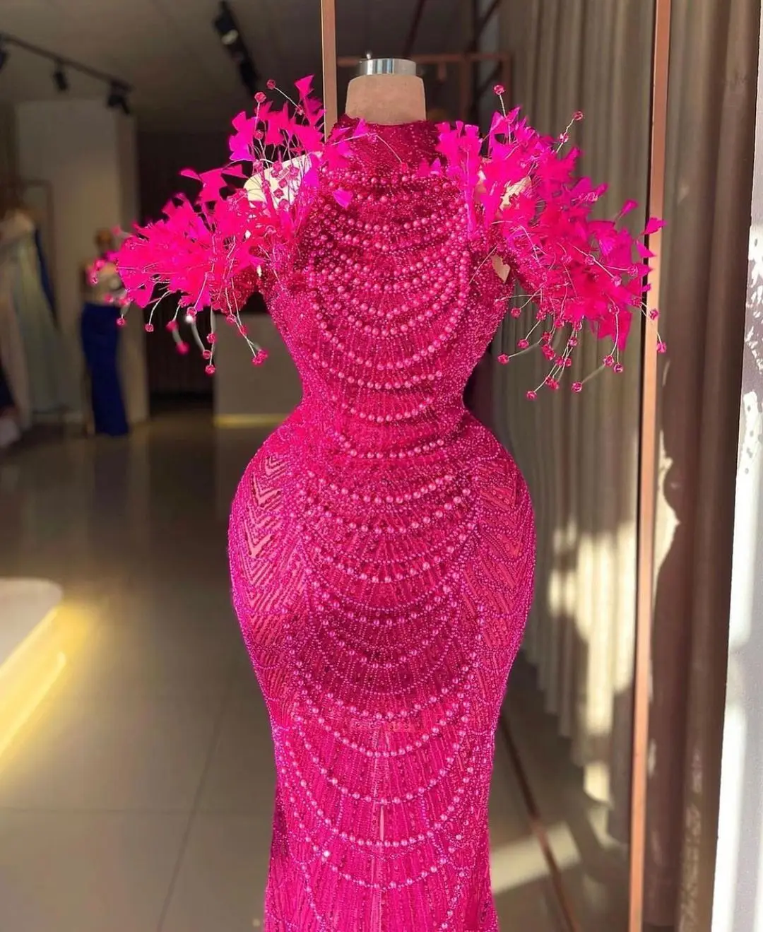 Hot Pink Party Dress WIth Feather Off Shoulder Wedding Guest Gowns Beaded Luxury Celebrity Gowns Newest Vestido De Noiva