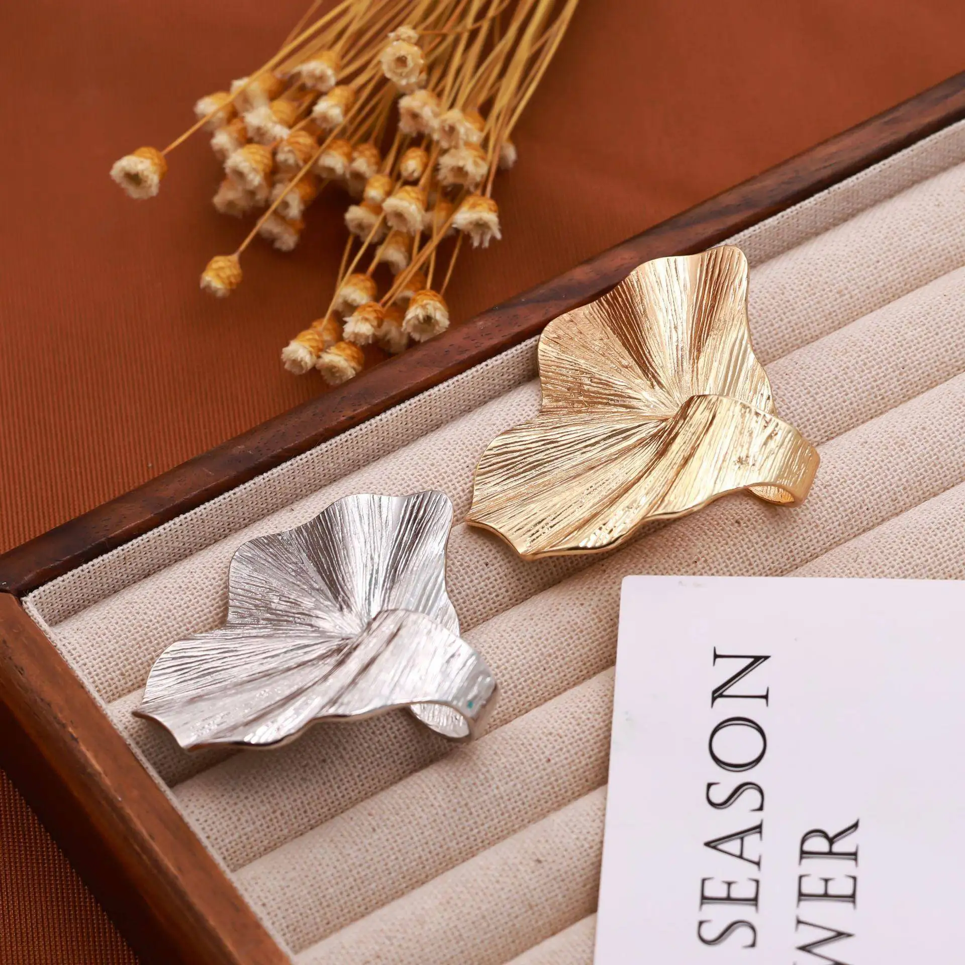 

Летнее модное экстравагантное кольцо в стиле ретро для отпуска, с геометрическим узором в виде веера и листа, из сплава, складное, открытое, модный ювелирный аксессуар