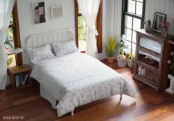 1/6 doll house miniature toy solid  furniture accessories mini model Solid wood single bed（Mattress included, bedding excluded）