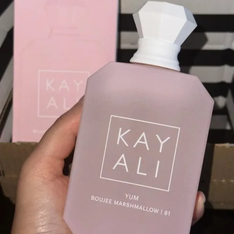 

Парфюмерная вода для женщин, 100 мл: Элегантные цветочные ароматы с нотами сливы, жасмина, туберозы, ванили и замши для стойкого запаха