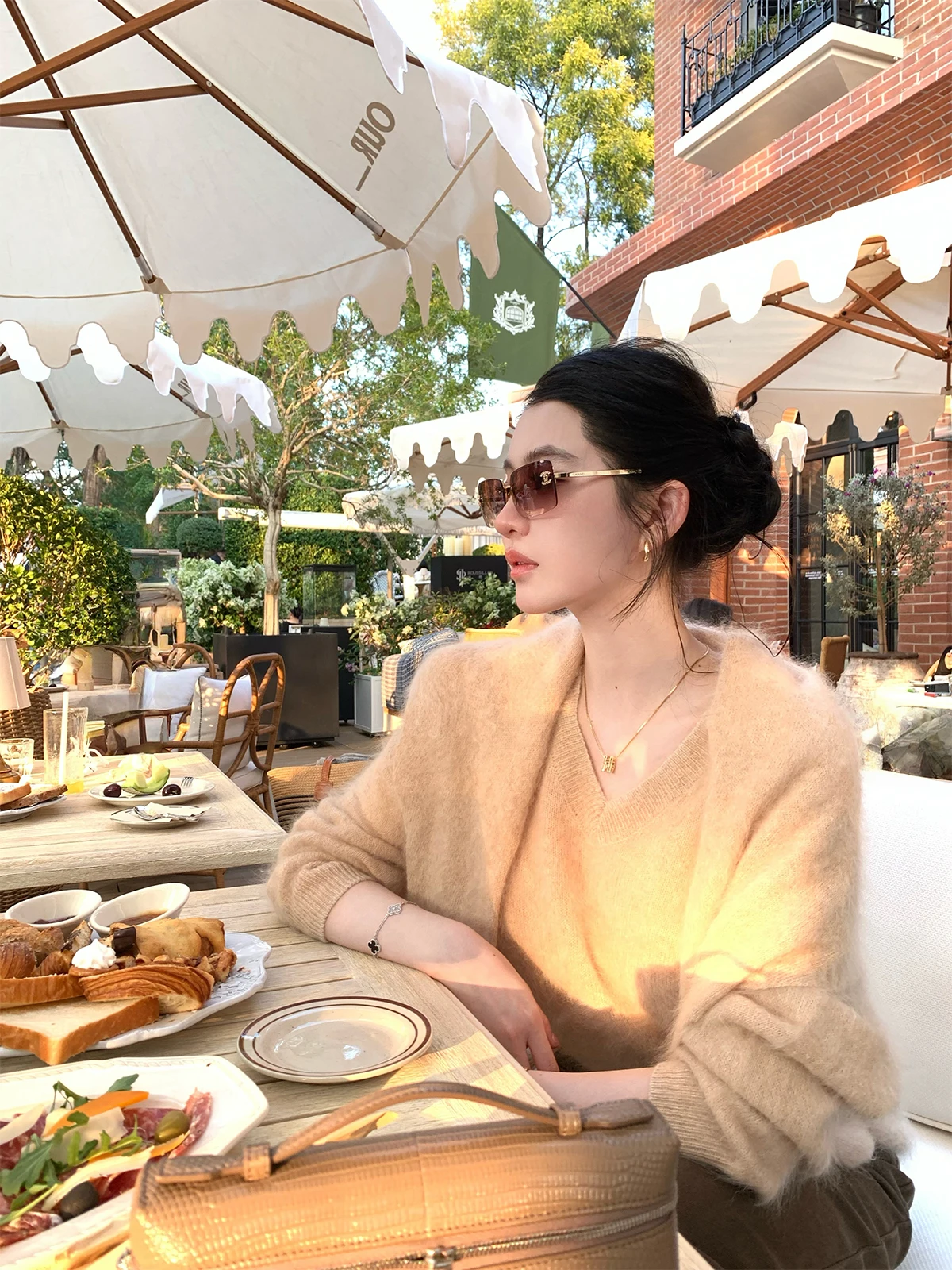 

Женский шерстяной свитер-шарф Zeng с V-образным вырезом, мягкий, приятный для кожи, облегающий, вязаный, зимний, модный, нежный, свободного кроя, онлайн-покупка...