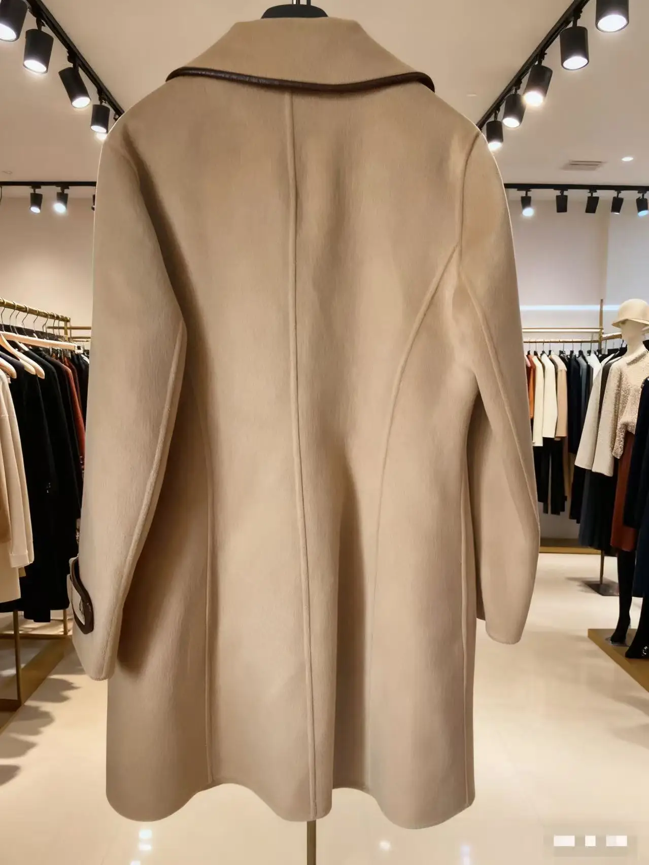 معطف صوف أنيق عالي الجودة قابل للعكس للنساء وصل حديثًا لخريف وشتاء 2025 معطف صوف متوسط الطول #3