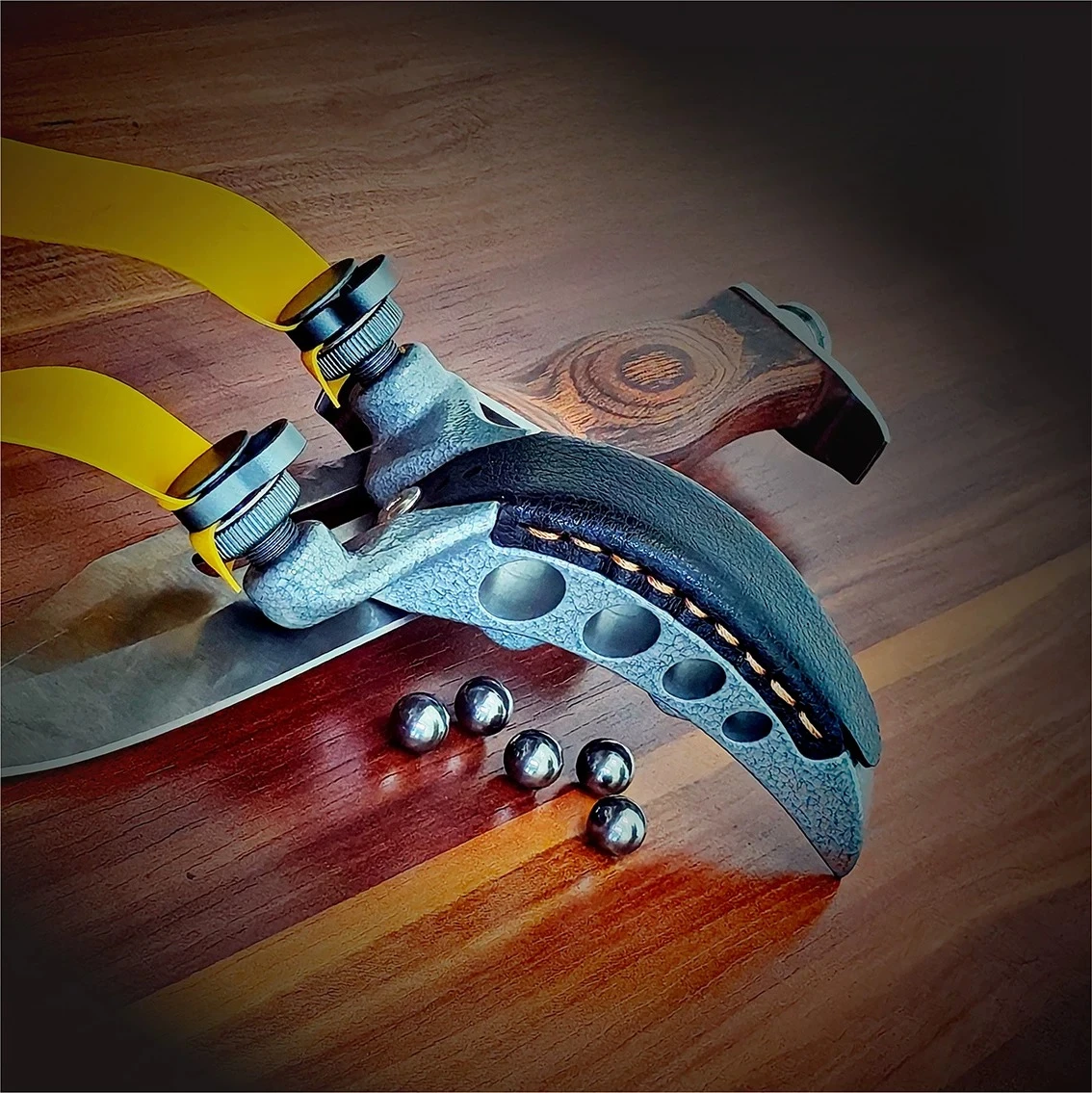 New Leather Handle Tactical Slingshot with Ceramic Surface Treatment High Precision and Powerful Anti Bending Slingshot Set