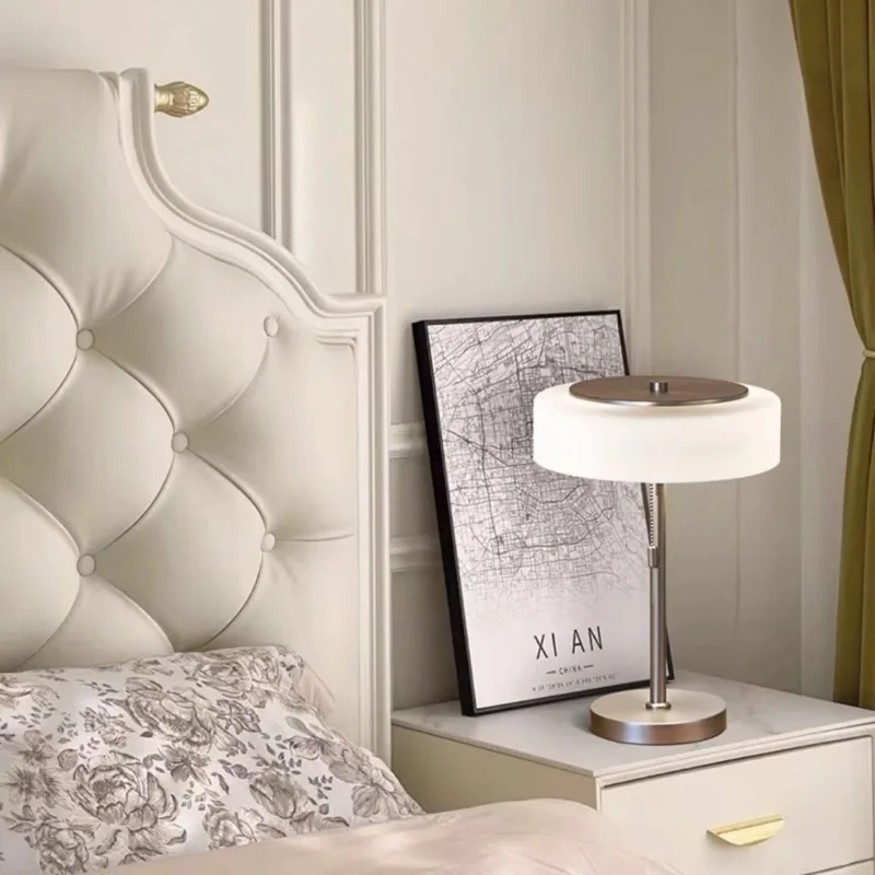 النمط الإيطالي مصباح طاولة زجاجي الحديثة الحد الأدنى الإبداعية الراقية الفاخرة غرفة المعيشة غرفة نوم السرير فندق دراسة LED مكتب الخفيفة #3