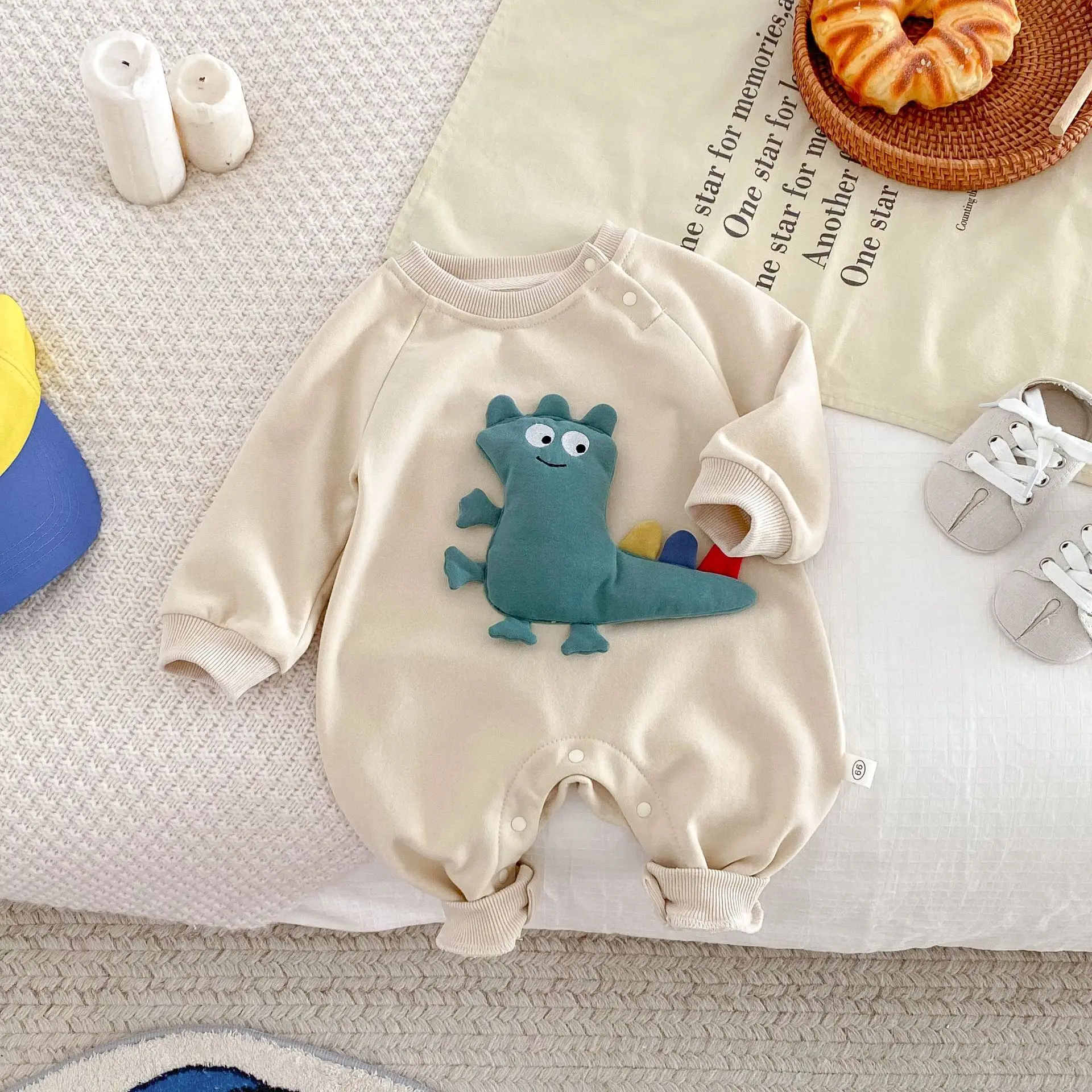 

0-2 Year Spring Autumn Infant Boys Bodysuit 3D Cartoon Dinosaur Patched Newborn Boys Jumpsuit Cotton Cute Baby Boys Romper