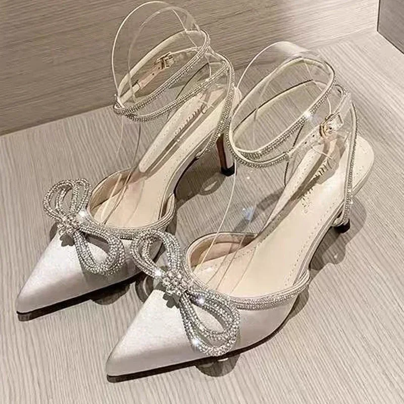 Sandalias de tacón alto con diamantes de imitación para mujer, zapatos femeninos con lazo de cristal y correa en el tobillo, a la moda, para baile de graduación, 2024