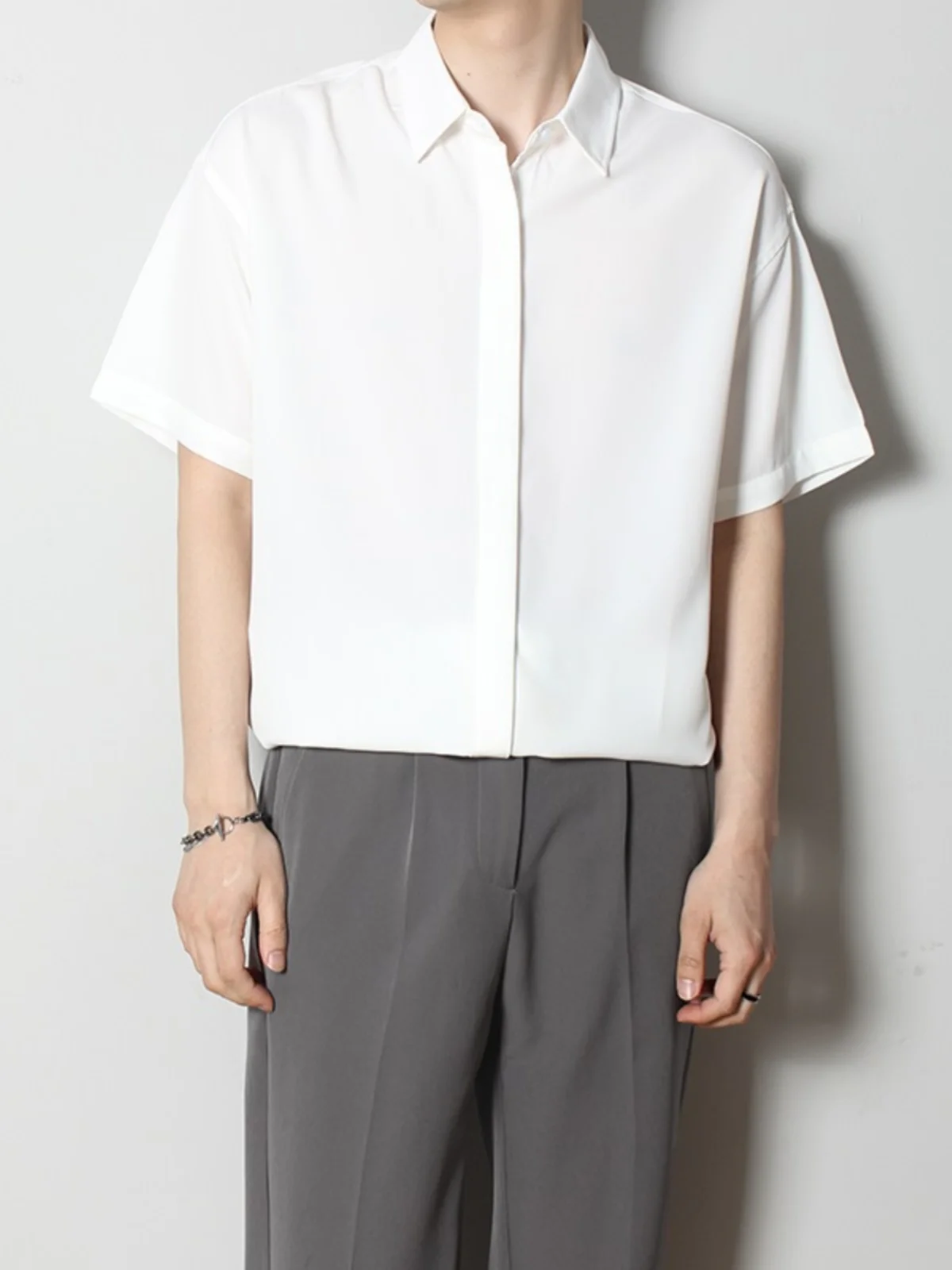 

Summer Thin Ice Silk Short Sleeve Shirt Men's Loose Drapey Casual Korean Style No Ironing Required Fashionable Standard Fit