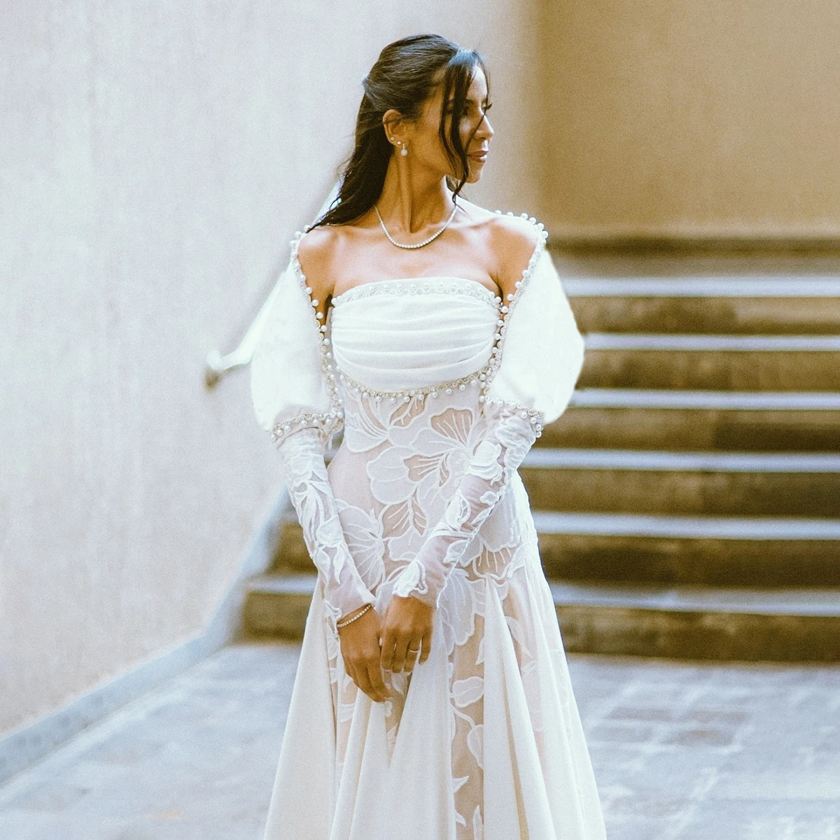 Strapless A Line Crochet Lace Bridal Gown Detachable Long Wrapped Sleeves Luxury Diamonds Tassels Bead Wedding Dress Customized