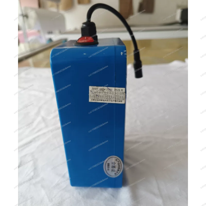 Portable Charger Backpack with Built-in Fan – Large Capacity Lithium Battery Power Bank & Powerful Cooling System