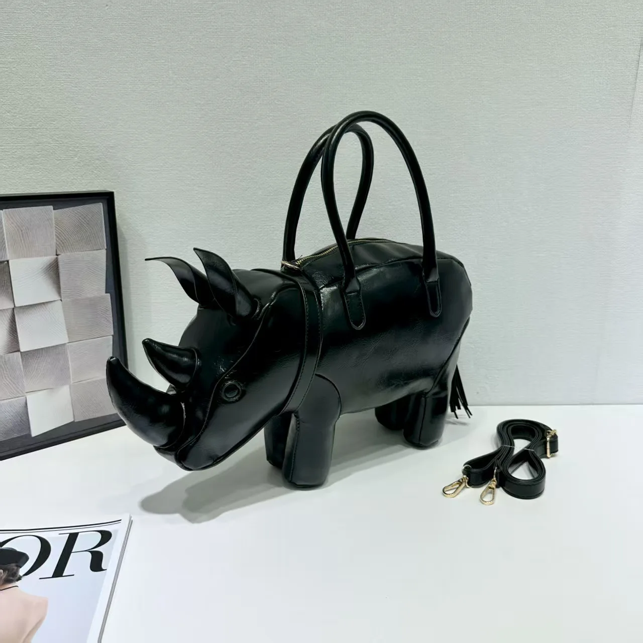 Handmade Rhinoceros-Shaped Bag  Luxury, Unique Design for High-End Fashion, Perfect for Trendy Outfits and Everyday Use