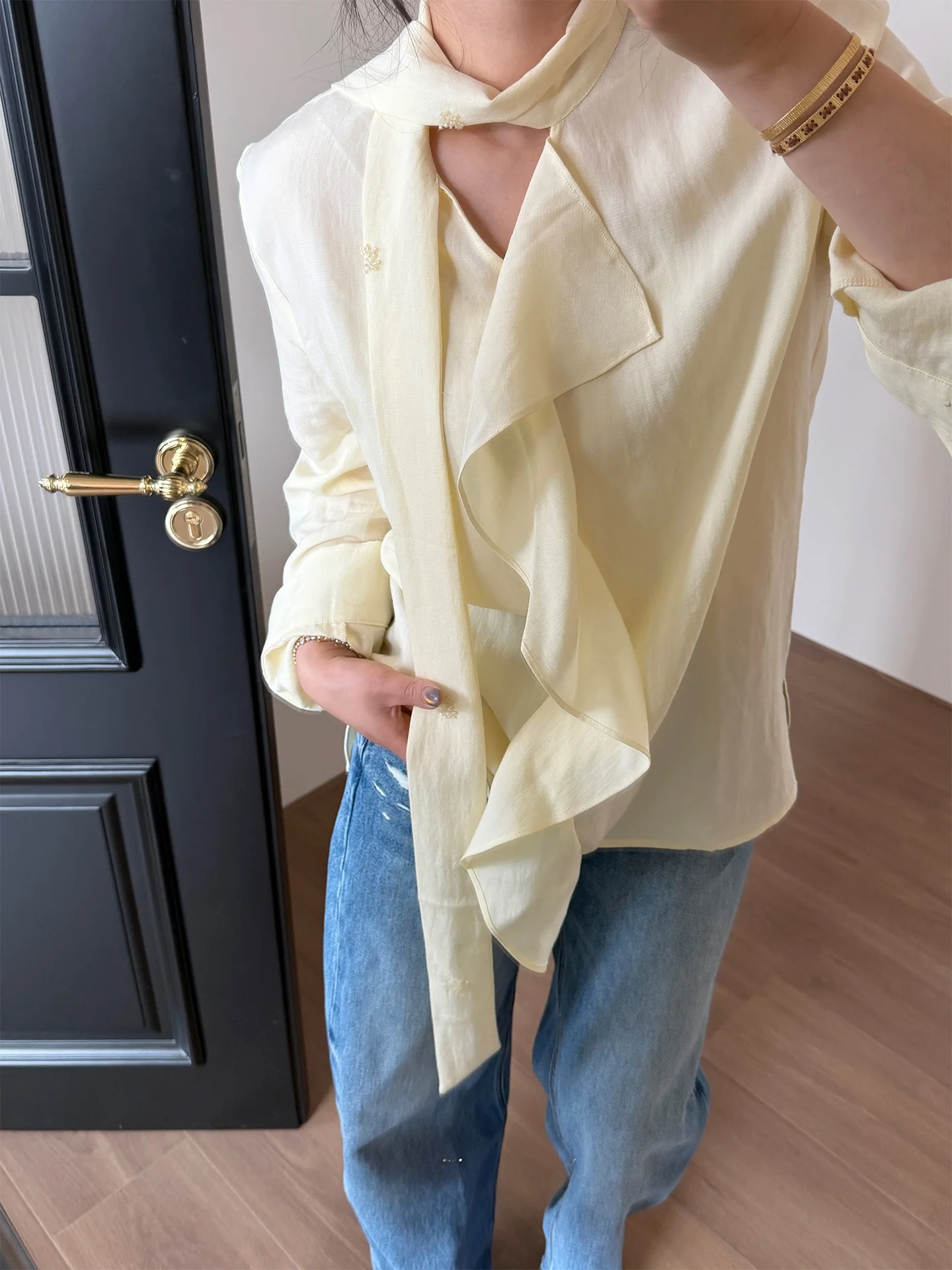 

Рубашка JustMiley Gentle Loose с V-образным вырезом, ручной работы, с бисерной отделкой, рукавами-воланами, женская, комфортная, дышащая, из смесового вискозного волокна Lenzing