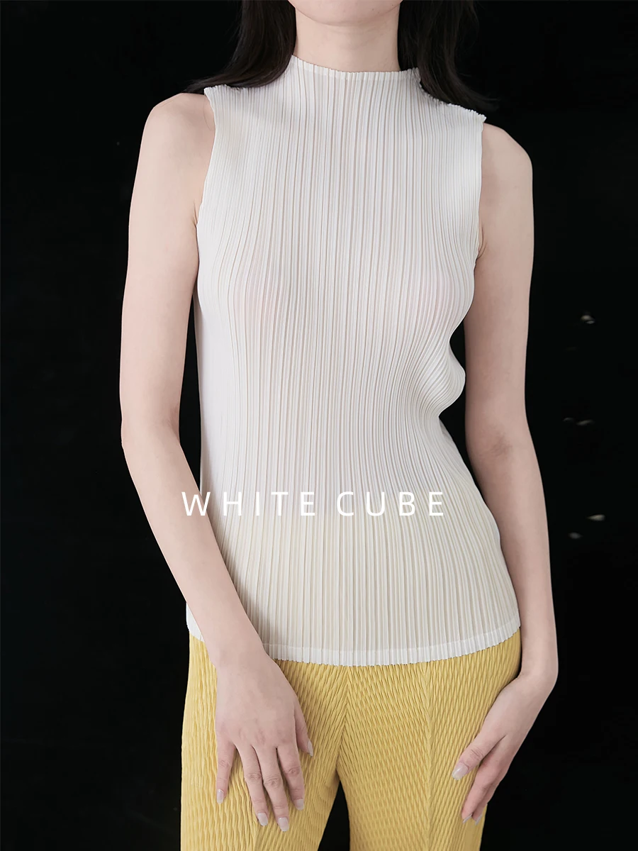 

Women Sleeveless Round Neck T-shirt Pleated Solid Color Classic Elegant Simple Design 2026 Summer New Female Clothing