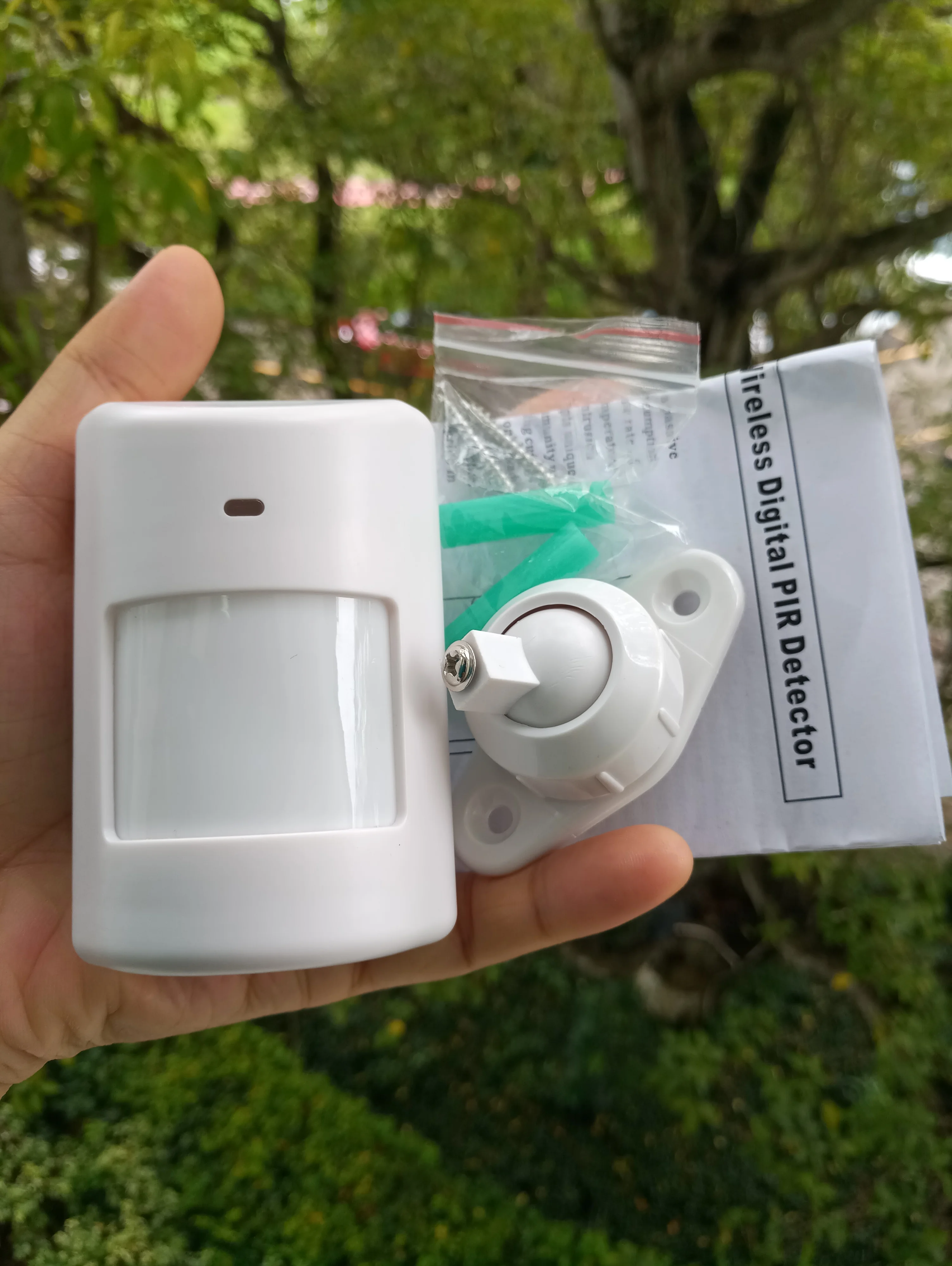 433MHz Mini Indoor Wireless PIR Motion Sensor 100 Degrees 12 meter Wide Angle Detecting Range for Security Protection