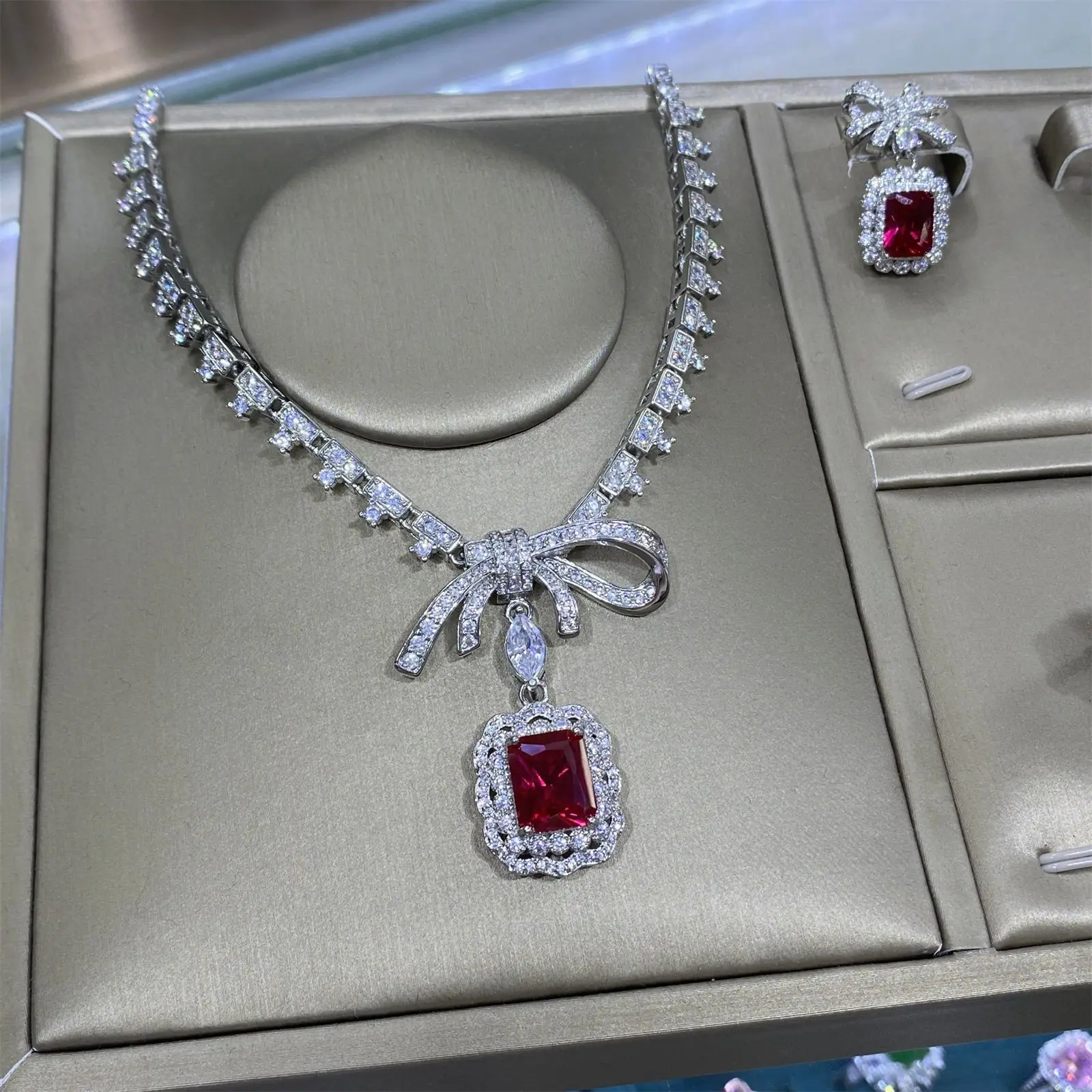 Red Corundum Jewelry Set Diamond Explosion Flash Hot New Luxury Pendant Necklace Female Earrings Set