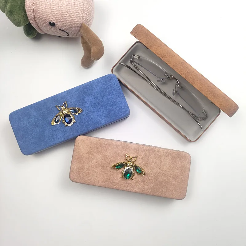 

Diamond-Encrusted Bee Pattern Portable Glasses Case Women's Sunglasses Storage Box Eyeewear Accessories with Diamonds