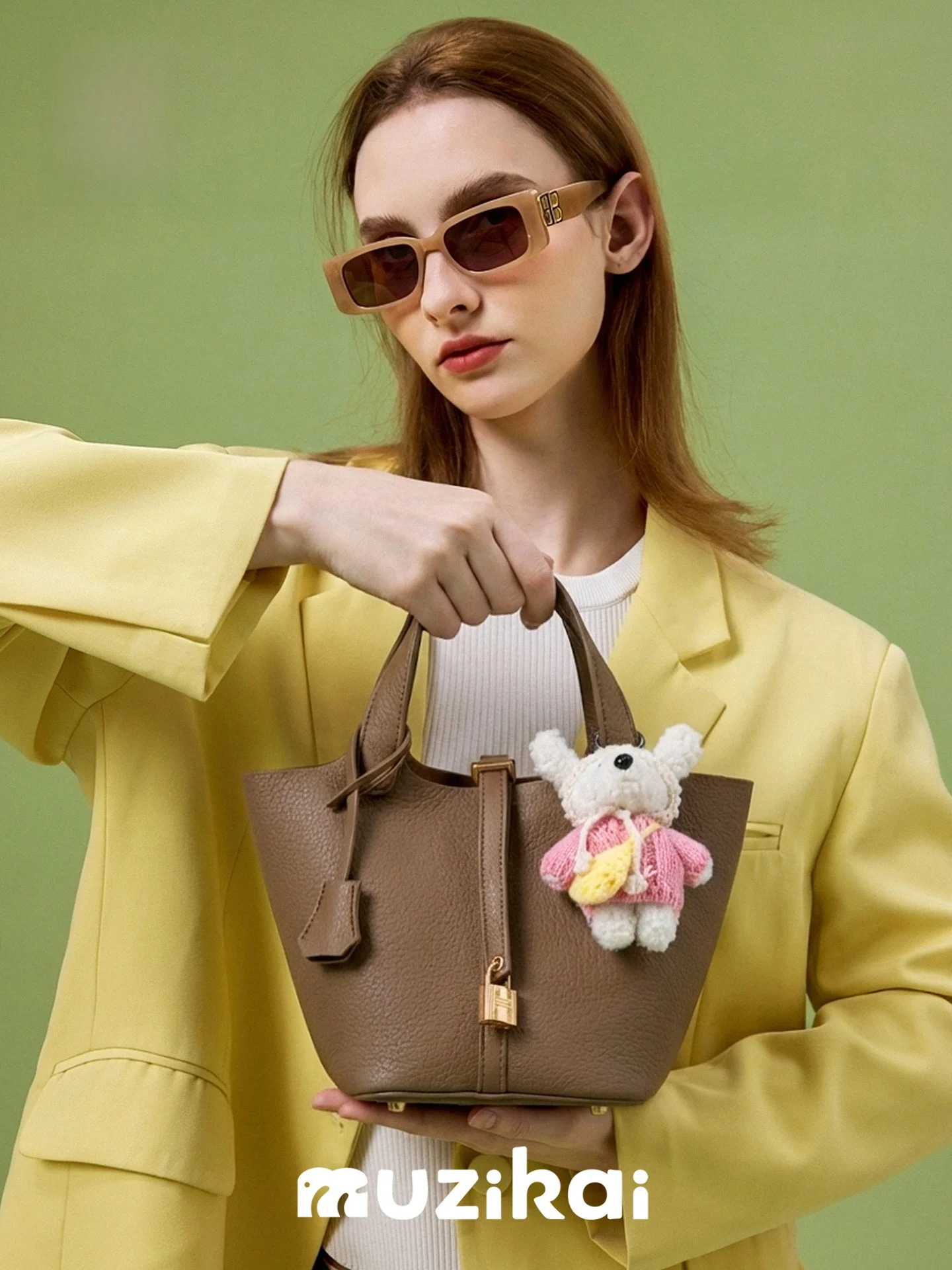 borsa-a-tracolla-da-donna-muzikai-modello-basket-con-tracolla-motivo-litchi-manico-morbido-rigidezza-media-nuova-collezione-primavera-2026