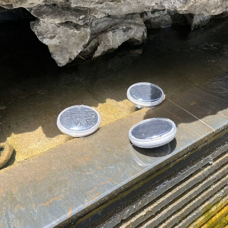 Solar-powered outdoor water feature lights pond water surface lighting landscape lights for home use swimming pools gardens