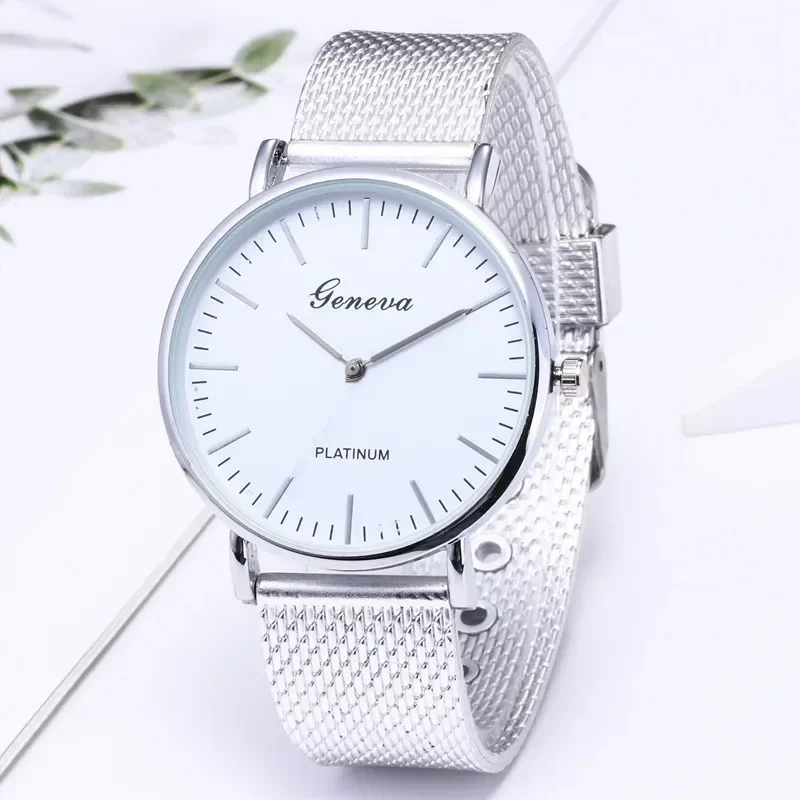 Relojes de pulsera de lujo para mujer, reloj de cuarzo a la moda, esfera con banda de silicona, reloj informal para mujer, reloj femenino