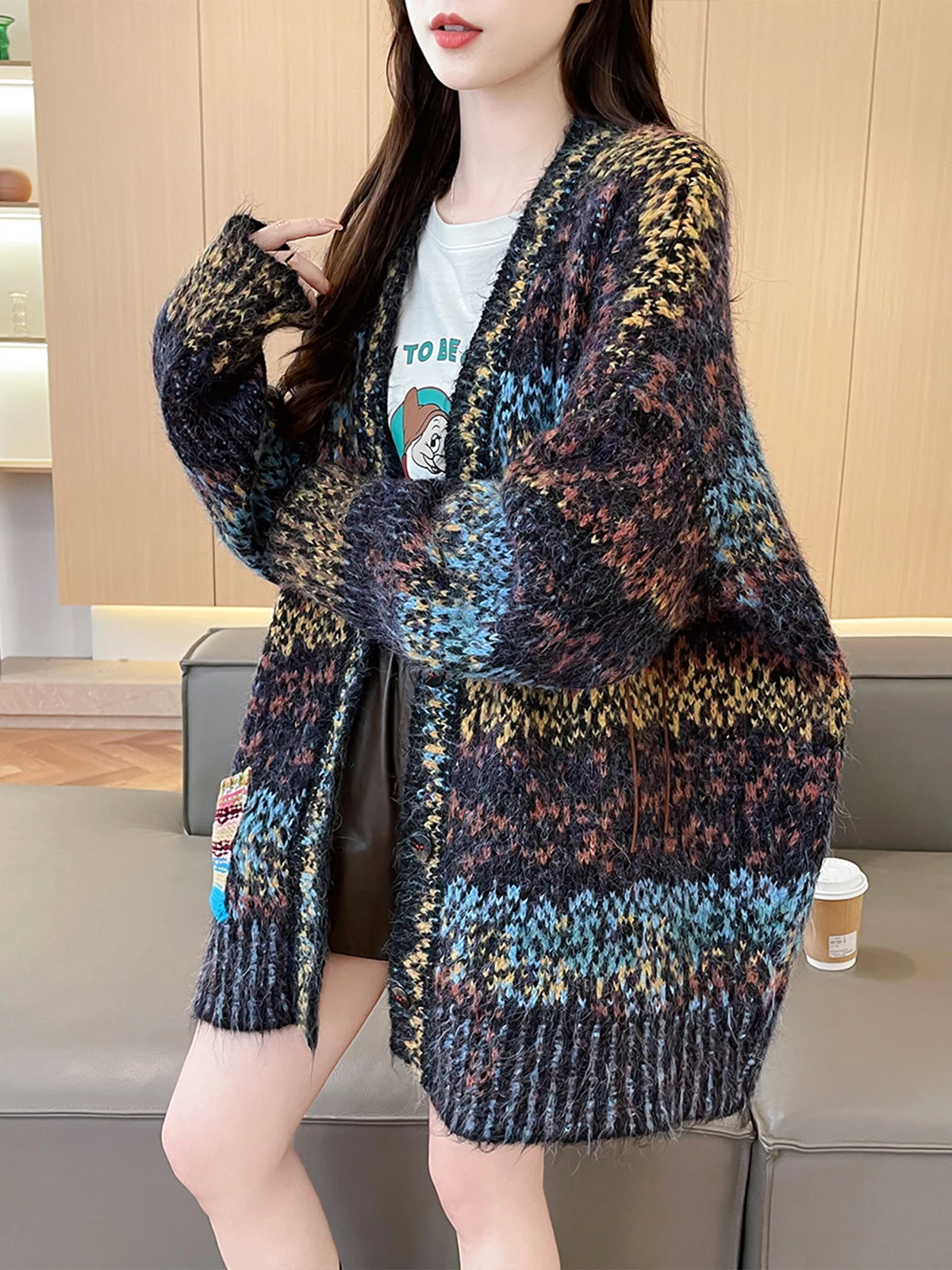 

Женский свободный вязаный кардиган с V-образным вырезом, осенне-зимний, с градиентным цветовым дизайном, элегантный, для повседневной носки, с длинными рукавами